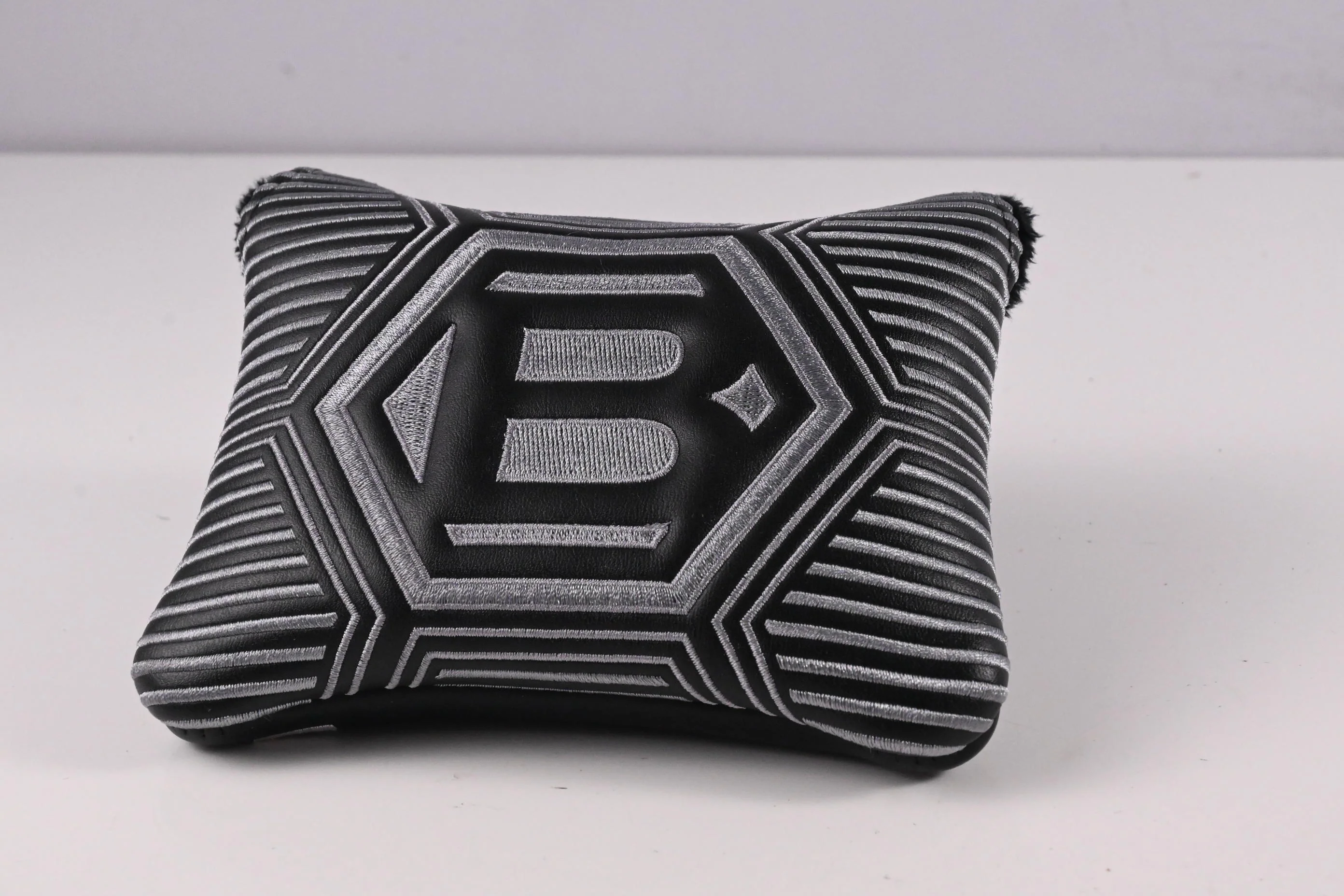 Bettinardi 2024 Inovai 10.0 Putter / 35 Inch - Image 9