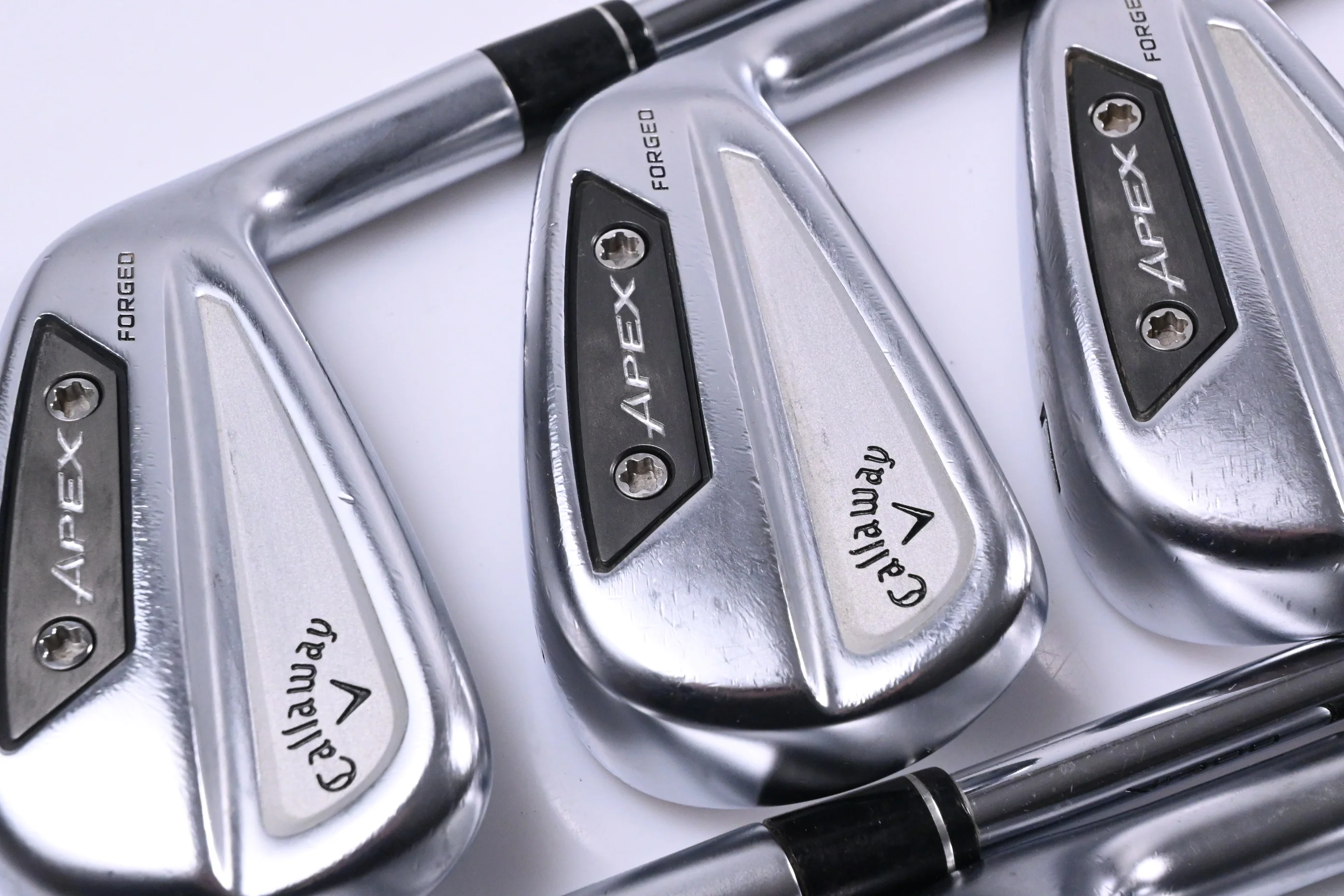 Callaway Apex Ai300 Irons / 5-PW / Regular Flex Dynamic Gold Mid 100 R300 Shafts