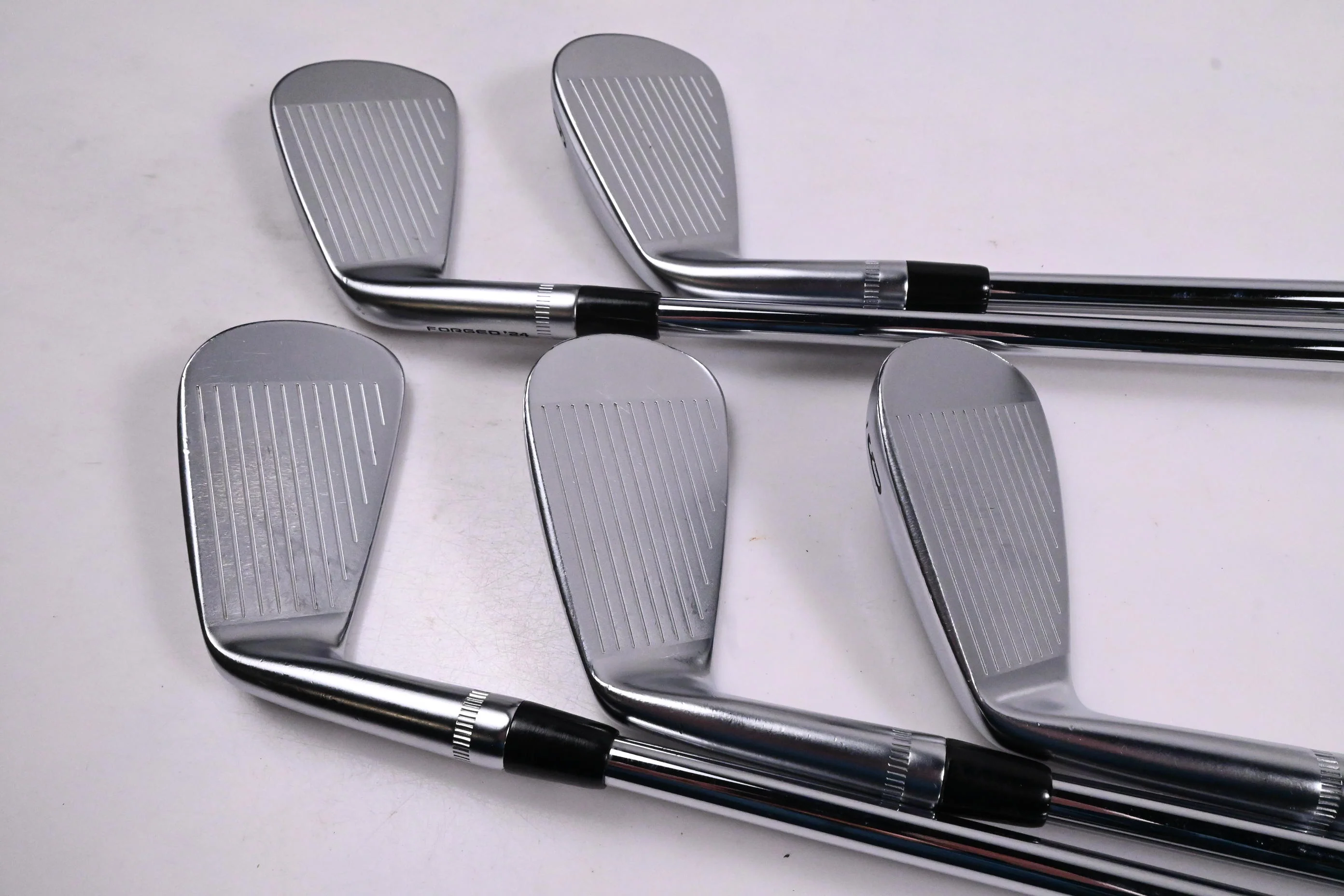Callaway Apex CB/MB 24 Irons / 5-9i / X-Flex Dynamic Gold X100 Shafts - Image 3