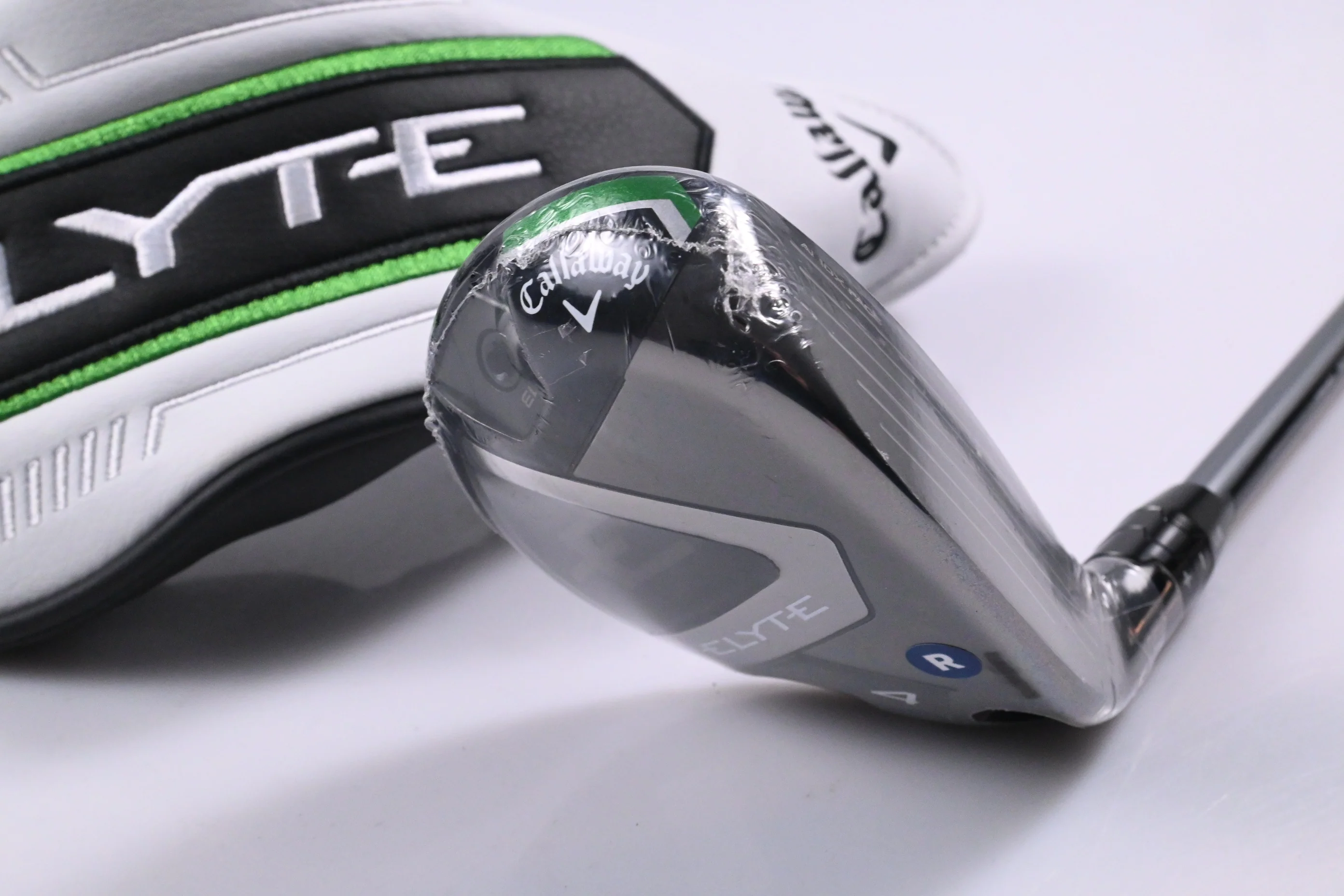 Callaway Elyte #4 Hybrid / 22 Degree / Regular Flex Denali Charcoal 60 Shaft