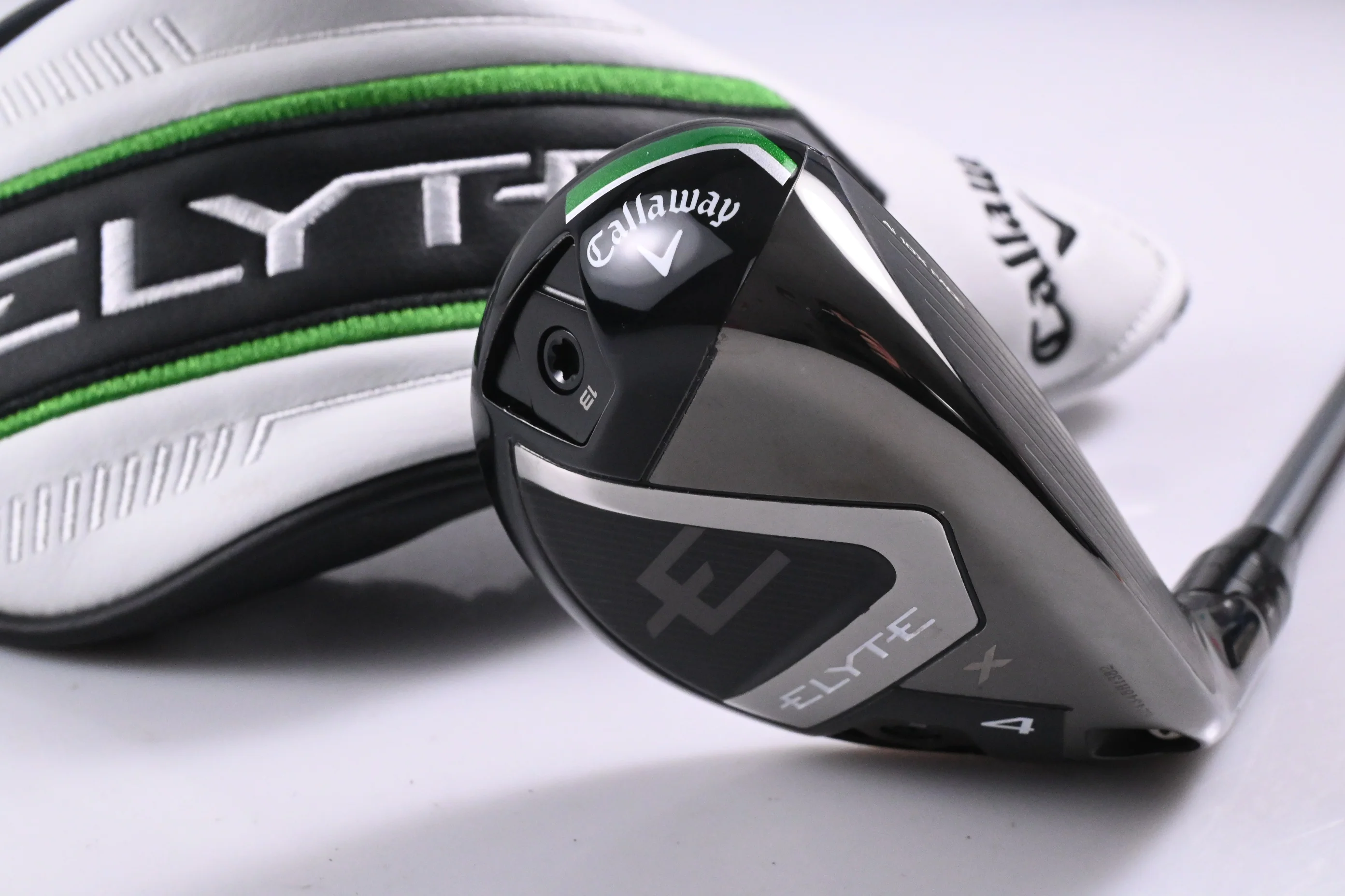 Callaway Elyte X #4 Hybrid / 21 Degree / Regular Flex Denali Charcoal 60 Shaft