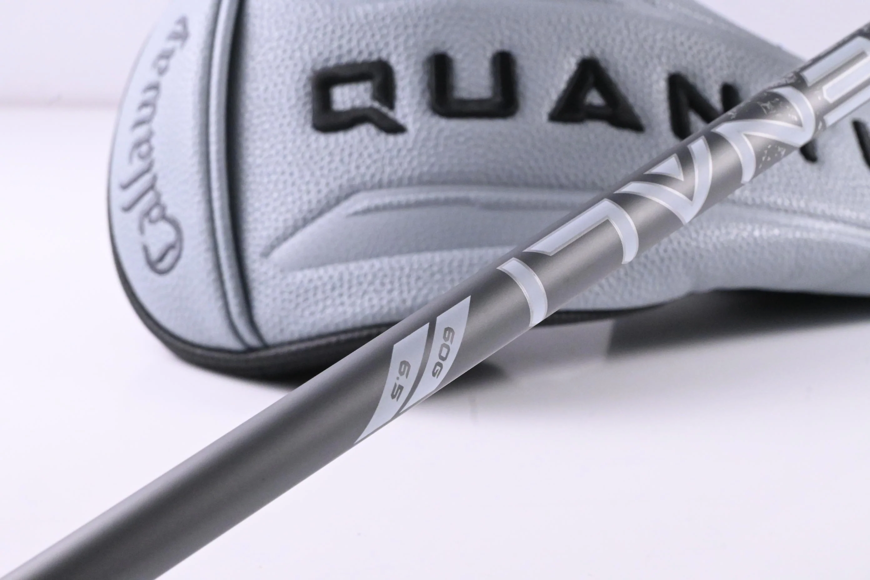 Callaway Quantum Max Driver / 9 Degree / X-Flex Denali Frost Silver 60 Shaft - Image 6