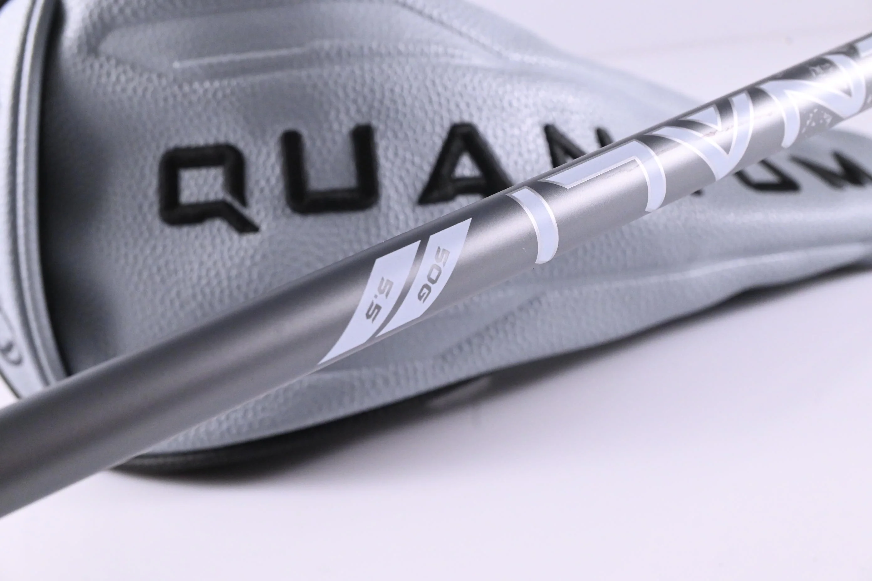 Callaway Quantum Max Driver / 10.5 Degree / Regular Flex Denali Frost Silver 50 - Image 6