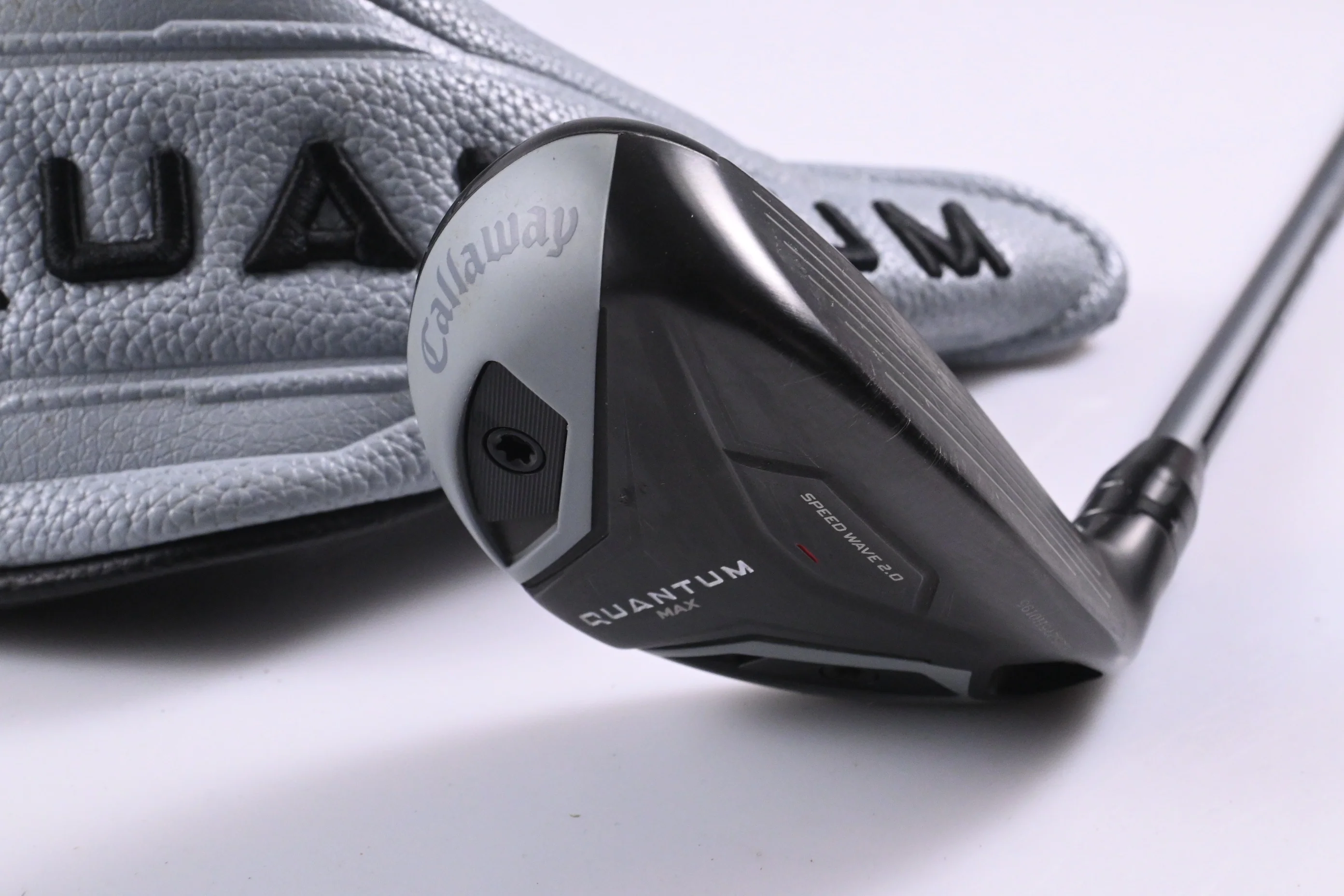 Callaway Quantum Max #4 Hybrid / 21 Degree / Regular Flex Denali Silver 60 Shaft
