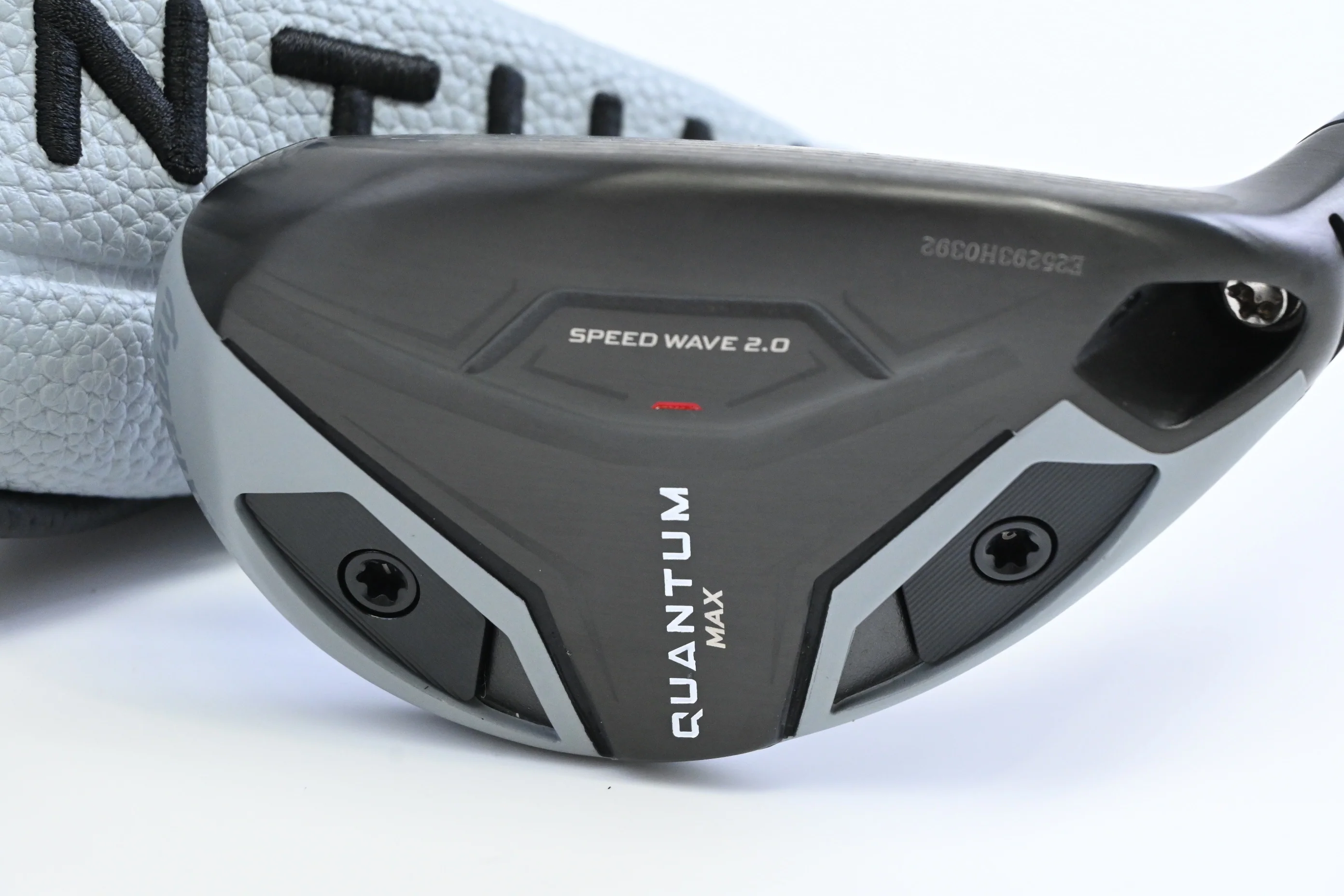 Callaway Quantum Max #4 Hybrid / 22 Degree / Regular Flex Denali Frost Silver 60 - Image 2