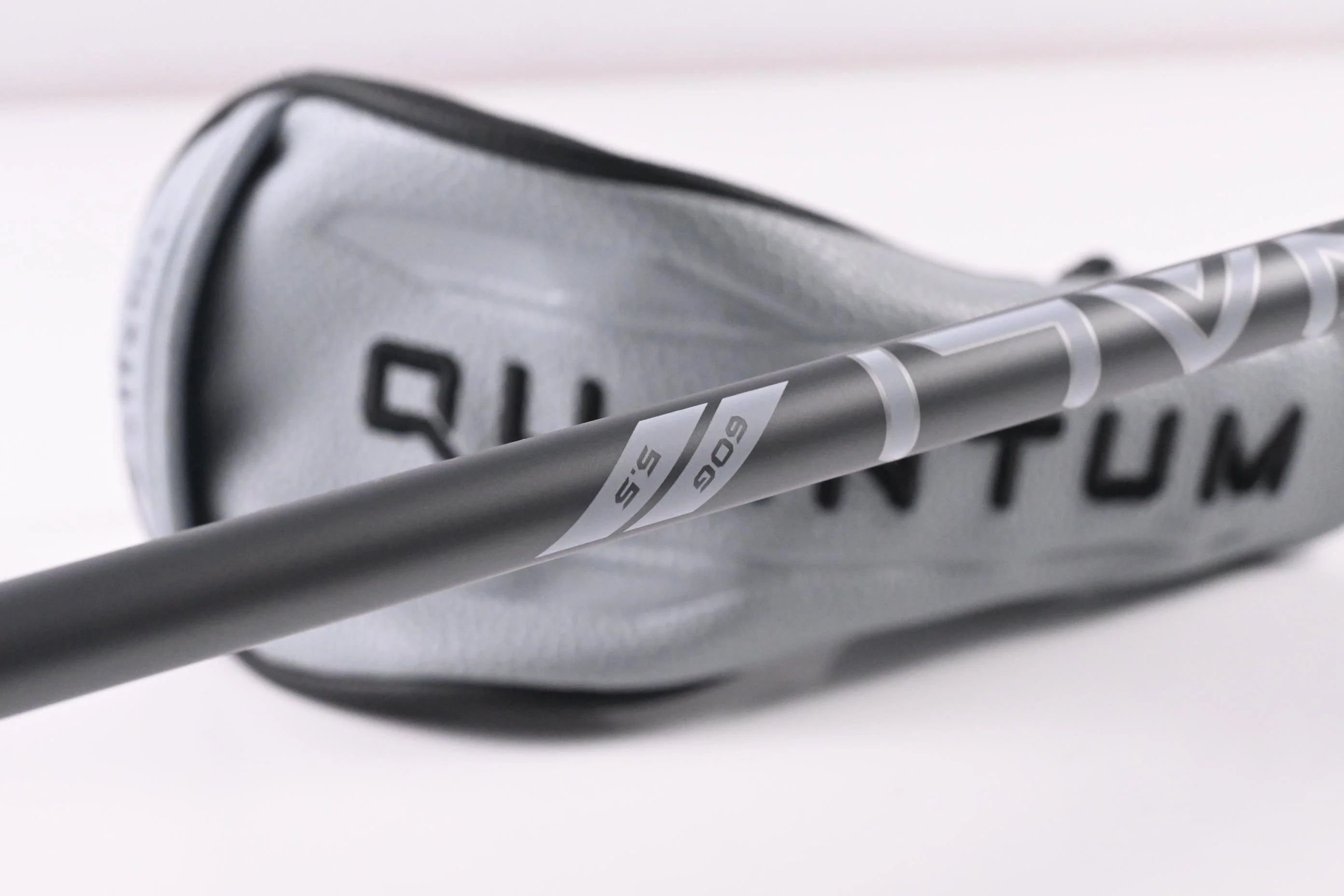 Callaway Quantum Max #4 Hybrid / 21 Degree / Regular Flex Denali Silver 60 Shaft - Image 6