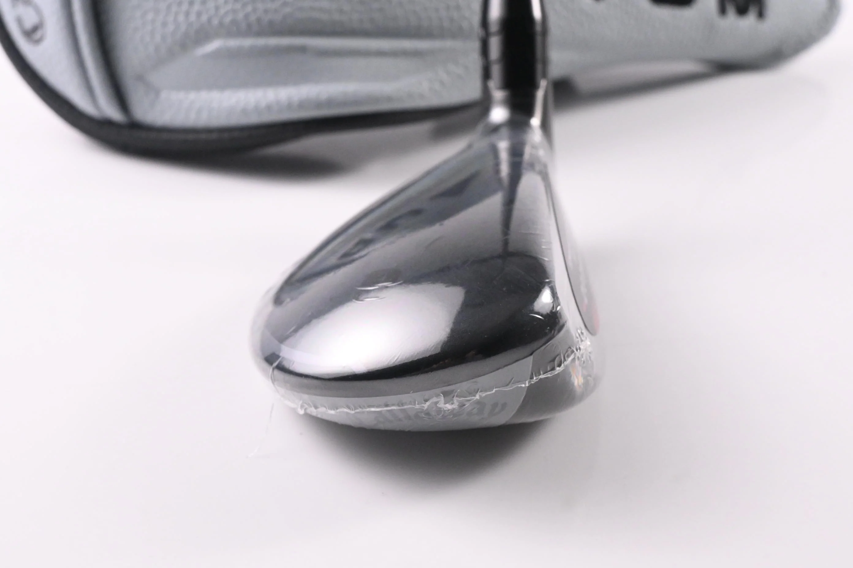 Callaway Quantum Max OS #4 Hybrid / 20 Degree / Regular Flex Vanquish 5 Shaft - Image 3