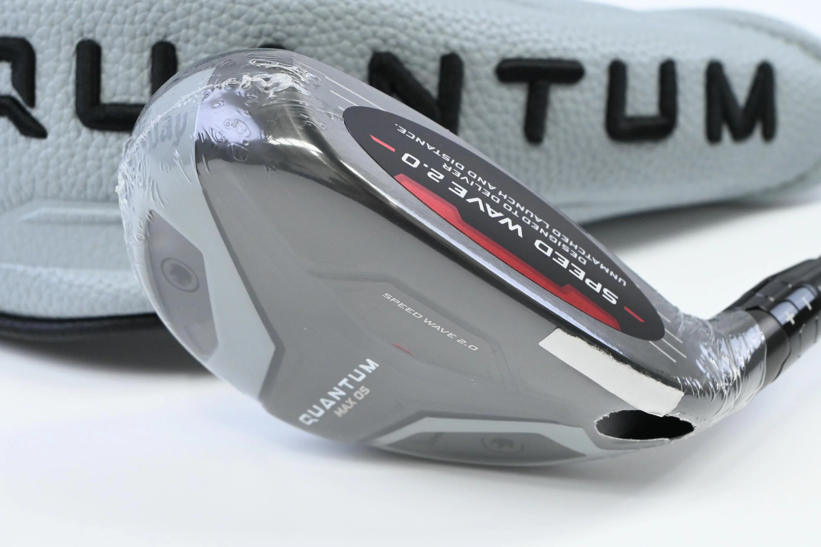 Callaway Quantum Max OS #4 Hybrid / 20 Degree / Stiff Flex Denali Frost Silver