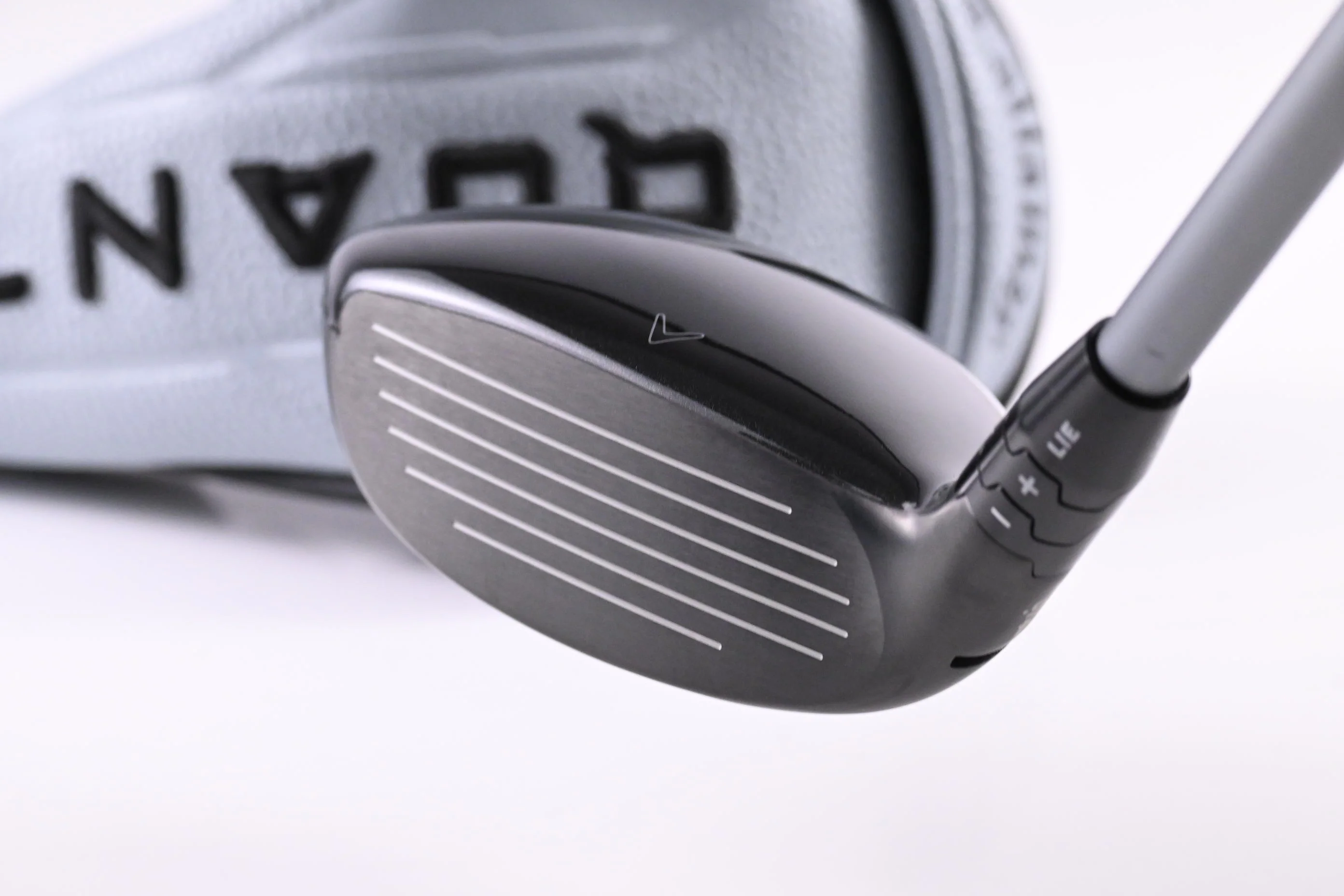 Callaway Quantum Max OS #4 Hybrid / 20 Degree / Regular Flex Denali Frost Silver 60 - Image 4