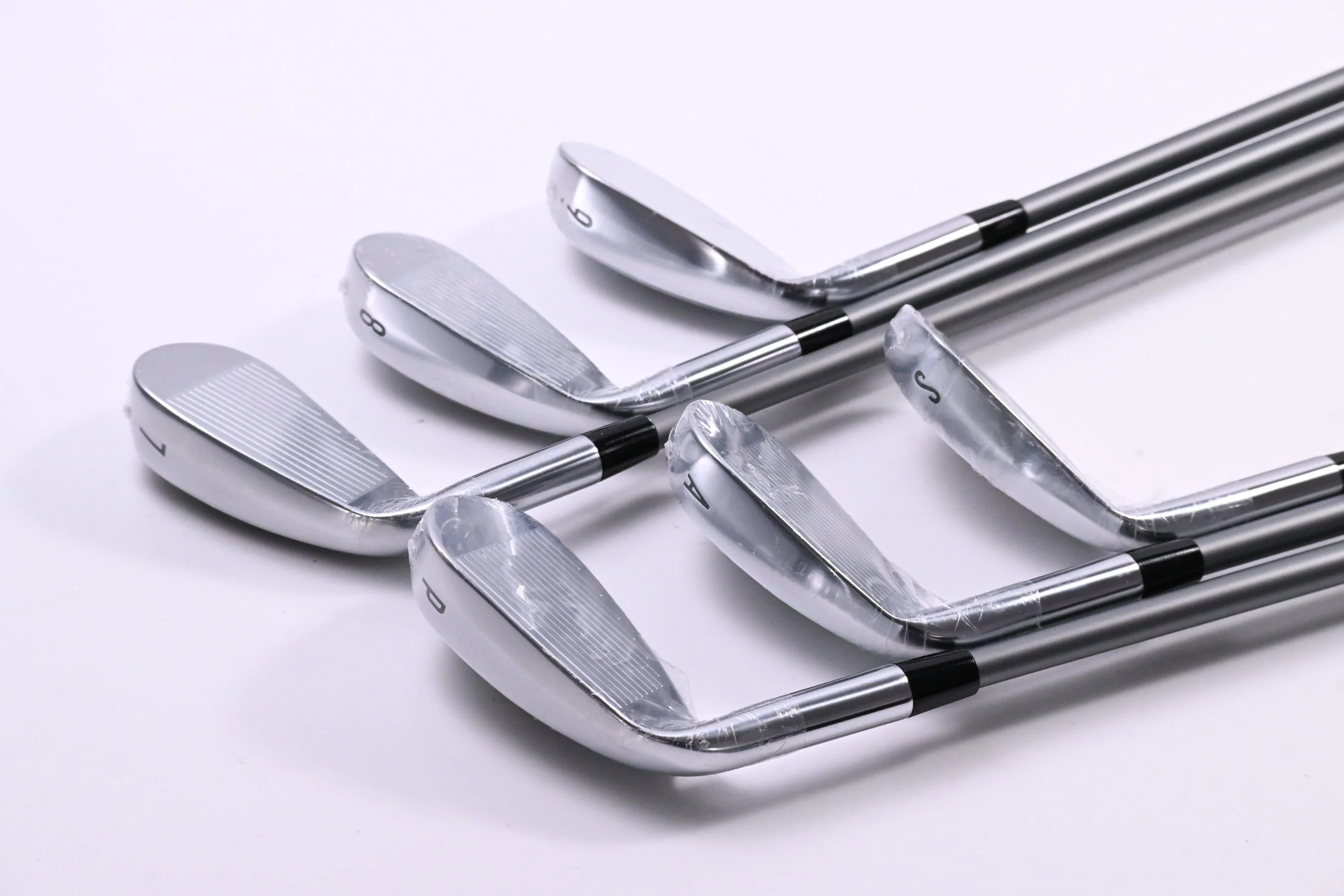 Callaway Quantum Max OS Irons / 7-PW+GW+SW / Regular Flex Denali Silver 60 - Image 4