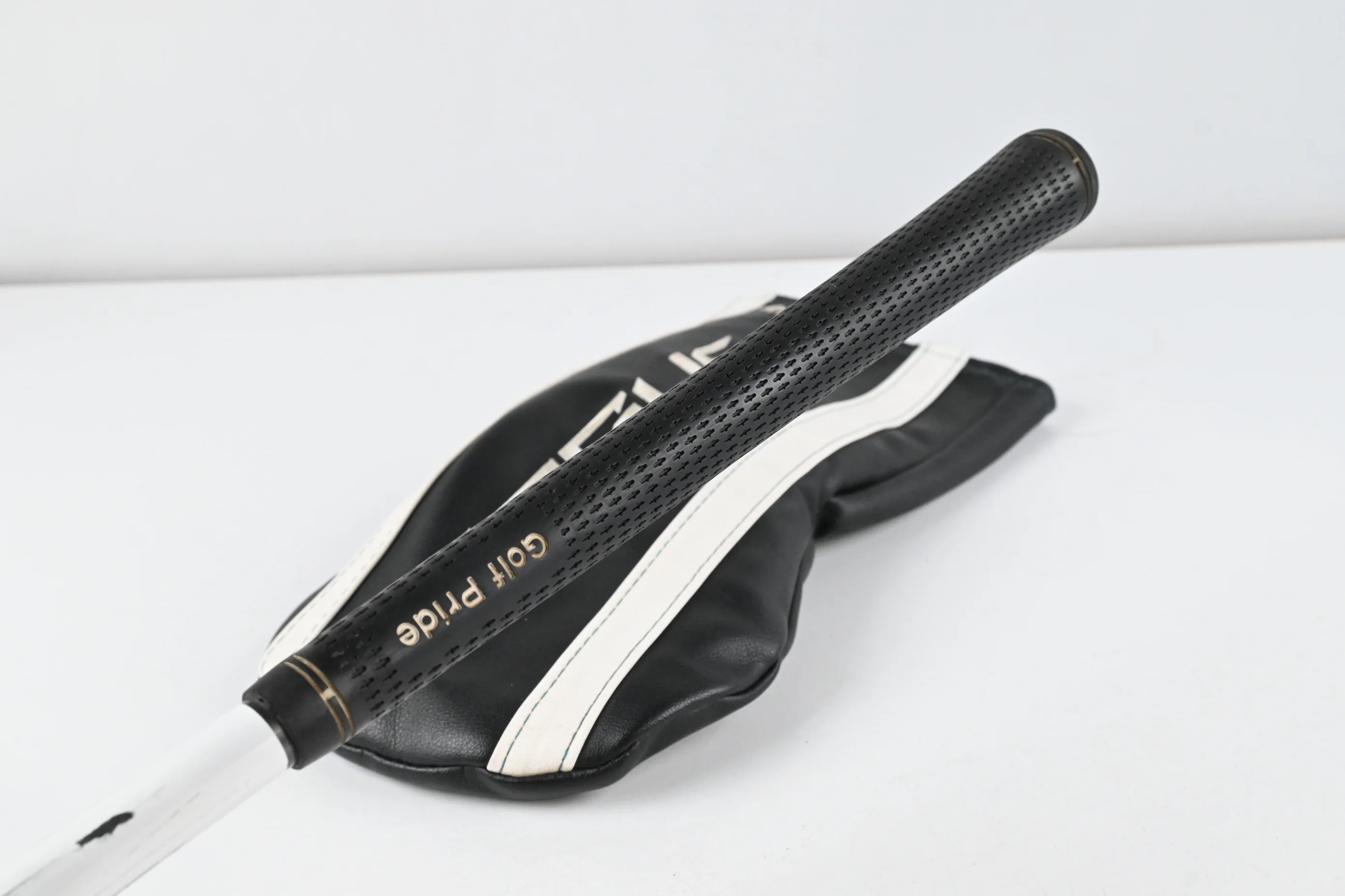 Callaway Rogue Driver / 10.5 Degree / Regular Flex Aldila Synergy 50 Shaft - Image 8