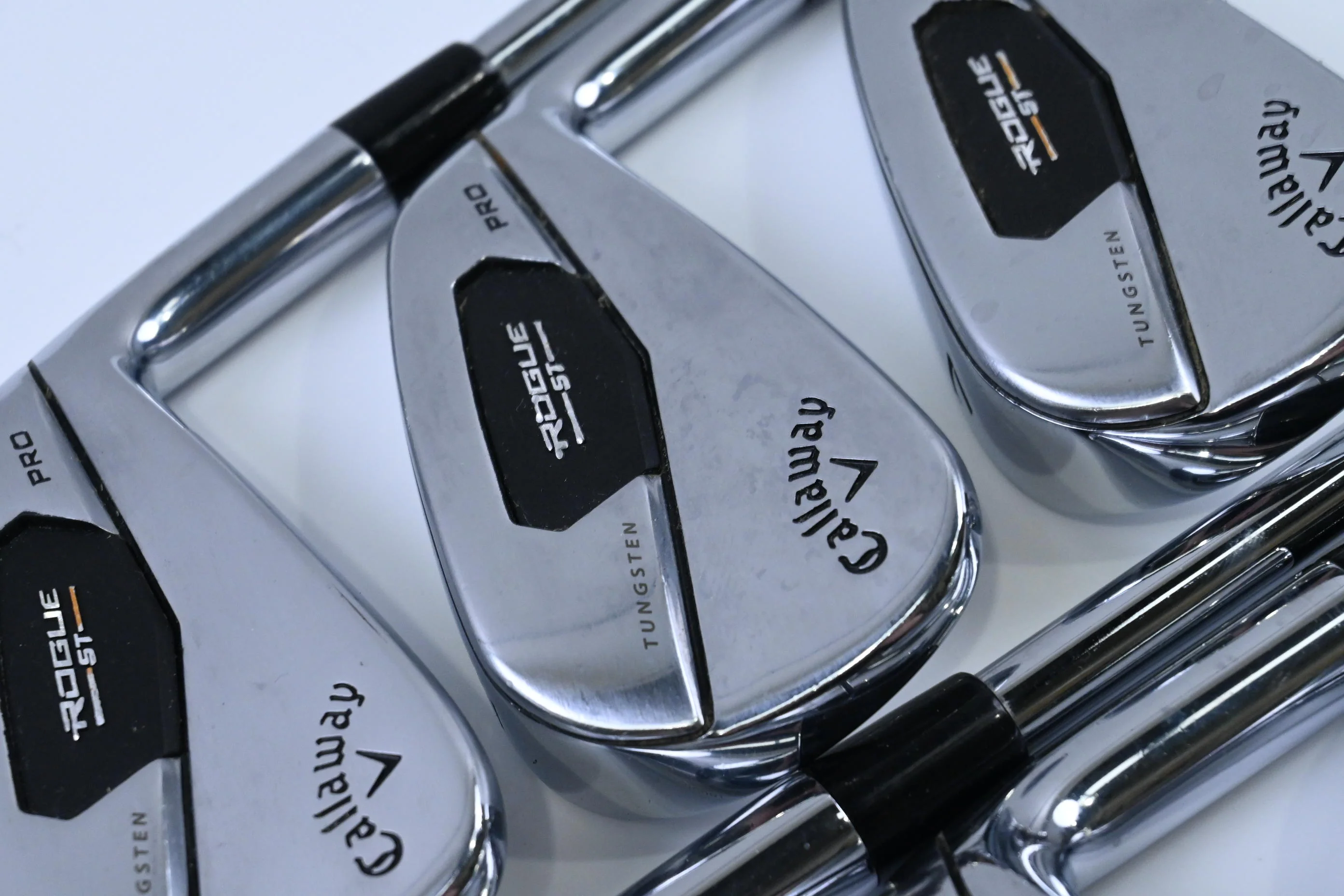 Callaway Rogue ST Pro Irons / 5-PW / Regular Flex Project X Rifle 105 Shafts