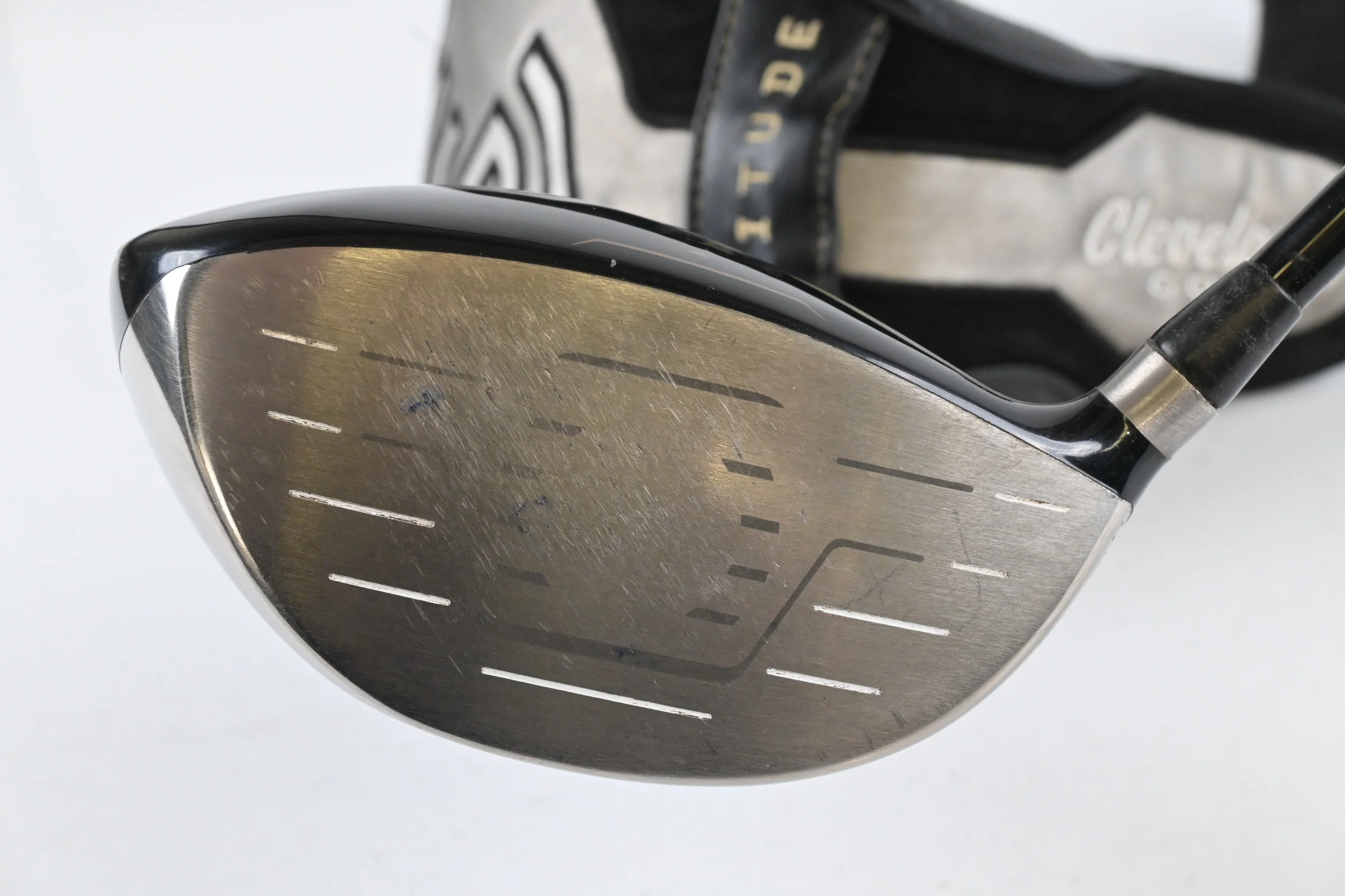 Cleveland 588 Altitude Driver / 9 Degree / Regular Flex Apollo Shadow Shaft - Image 4