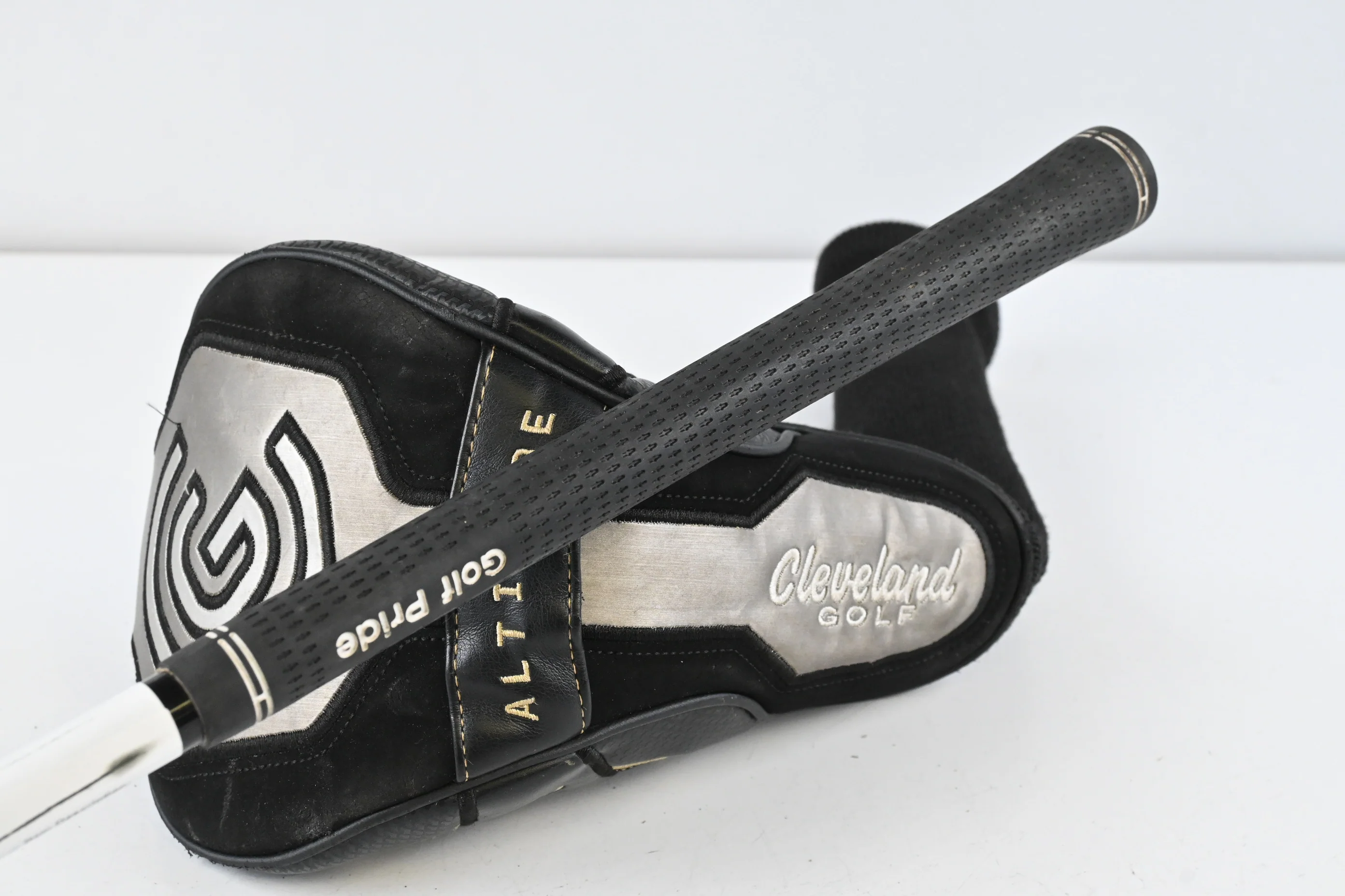Cleveland 588 Altitude Driver / 9 Degree / Regular Flex Apollo Shadow Shaft - Image 8