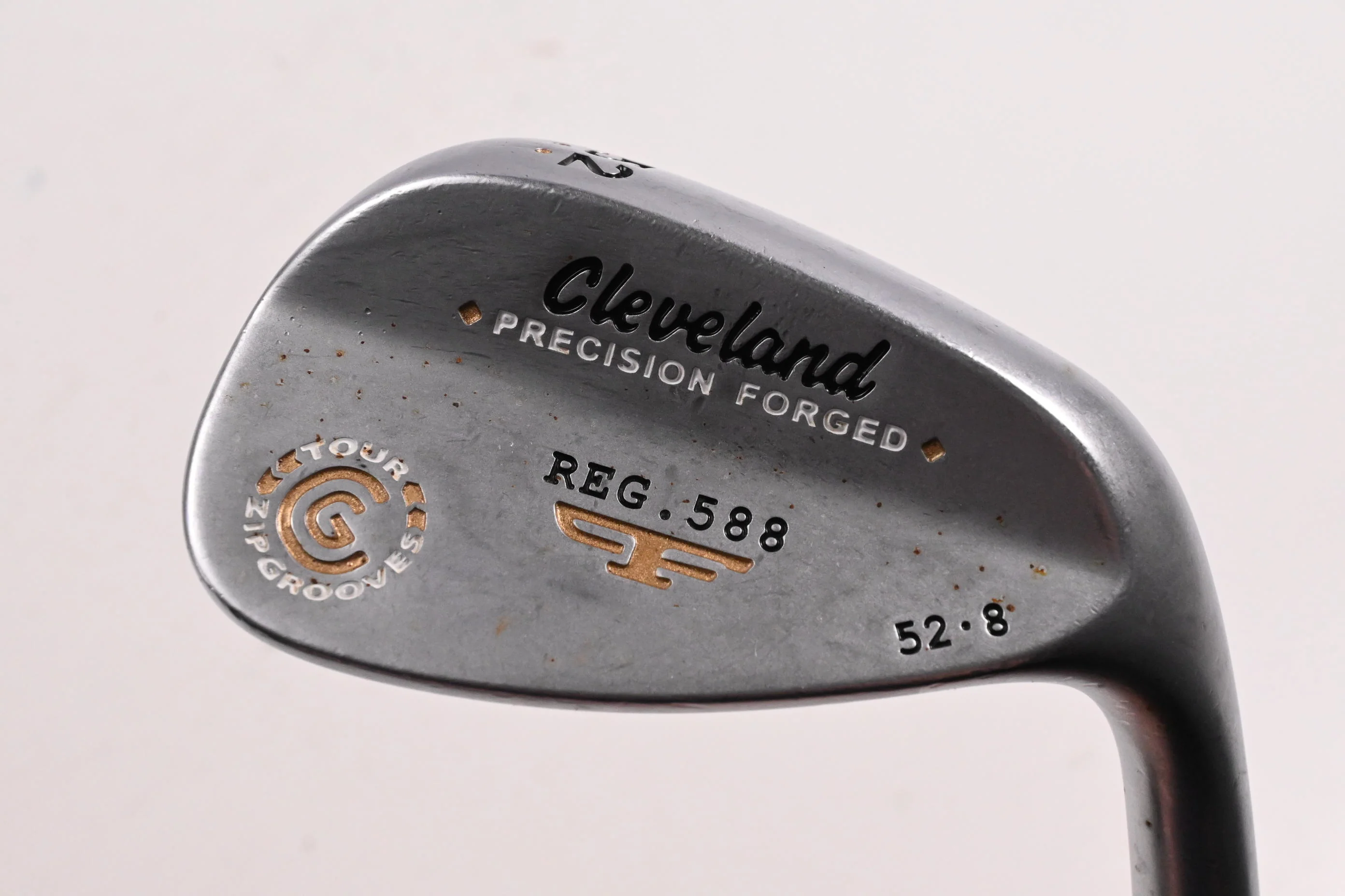 Cleveland 588 Precision Forged Gap Wedge / 52 Degree / Wedge Flex Tour Concept