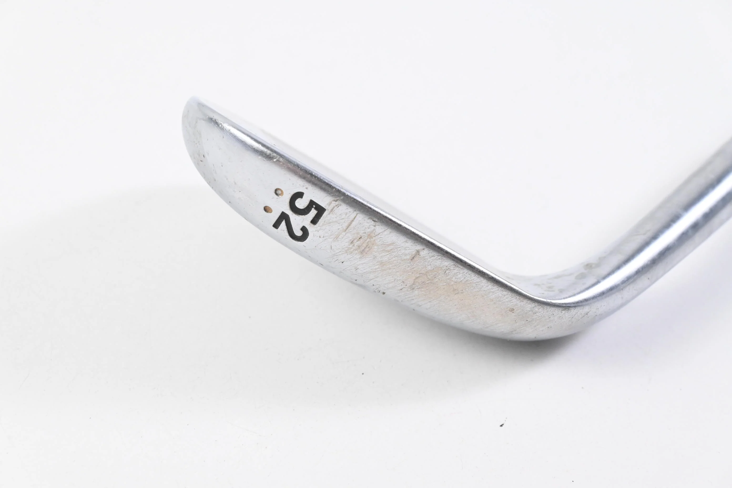 Cleveland 588 RTX 2.0 Gap Wedge / 52 Degree / Wedge Flex Dynamic Gold Shaft - Image 3