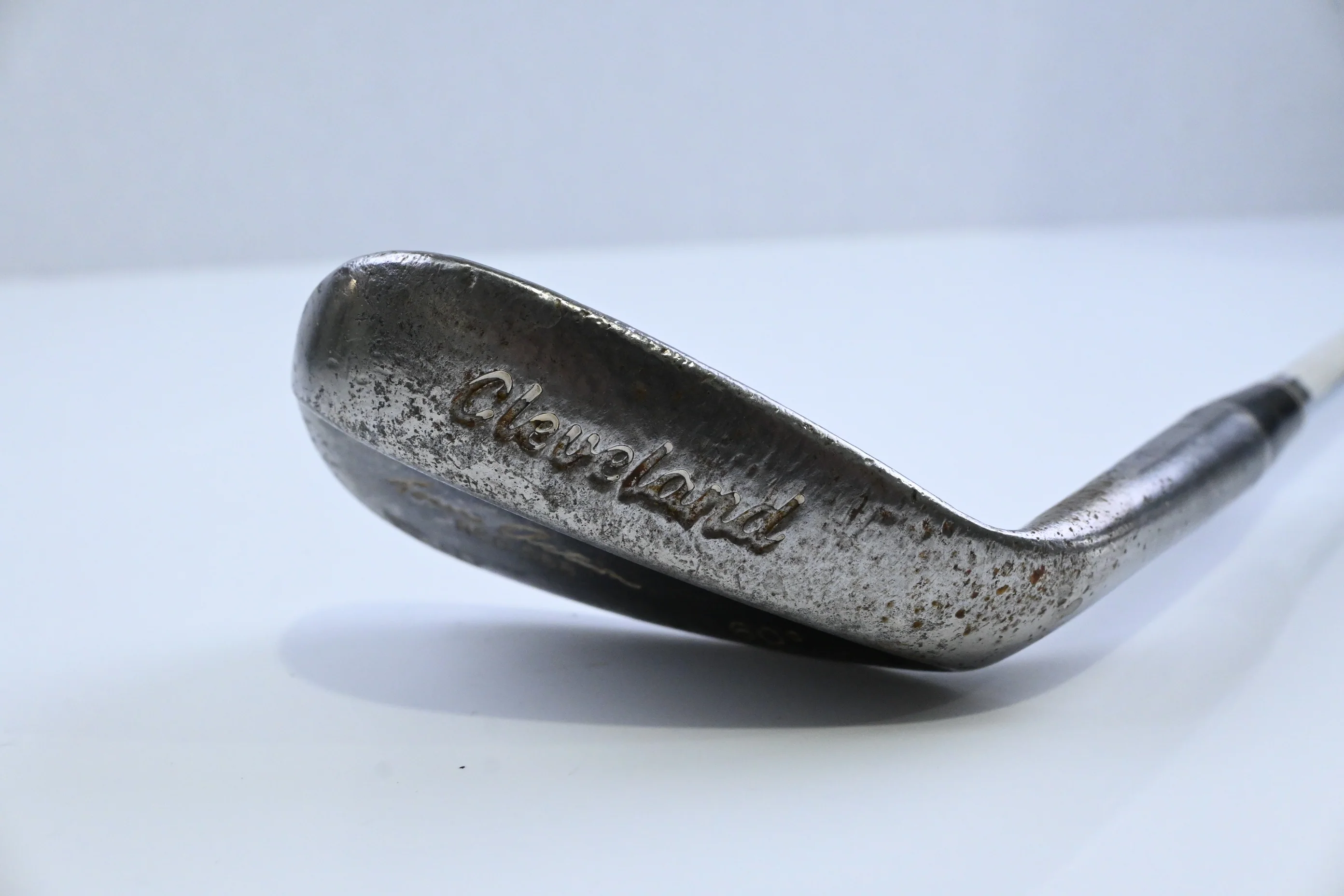 Cleveland 588 Tour Action Lob Wedge / 60 Degree / Wedge Flex Dynamic Gold Shaft - Image 3
