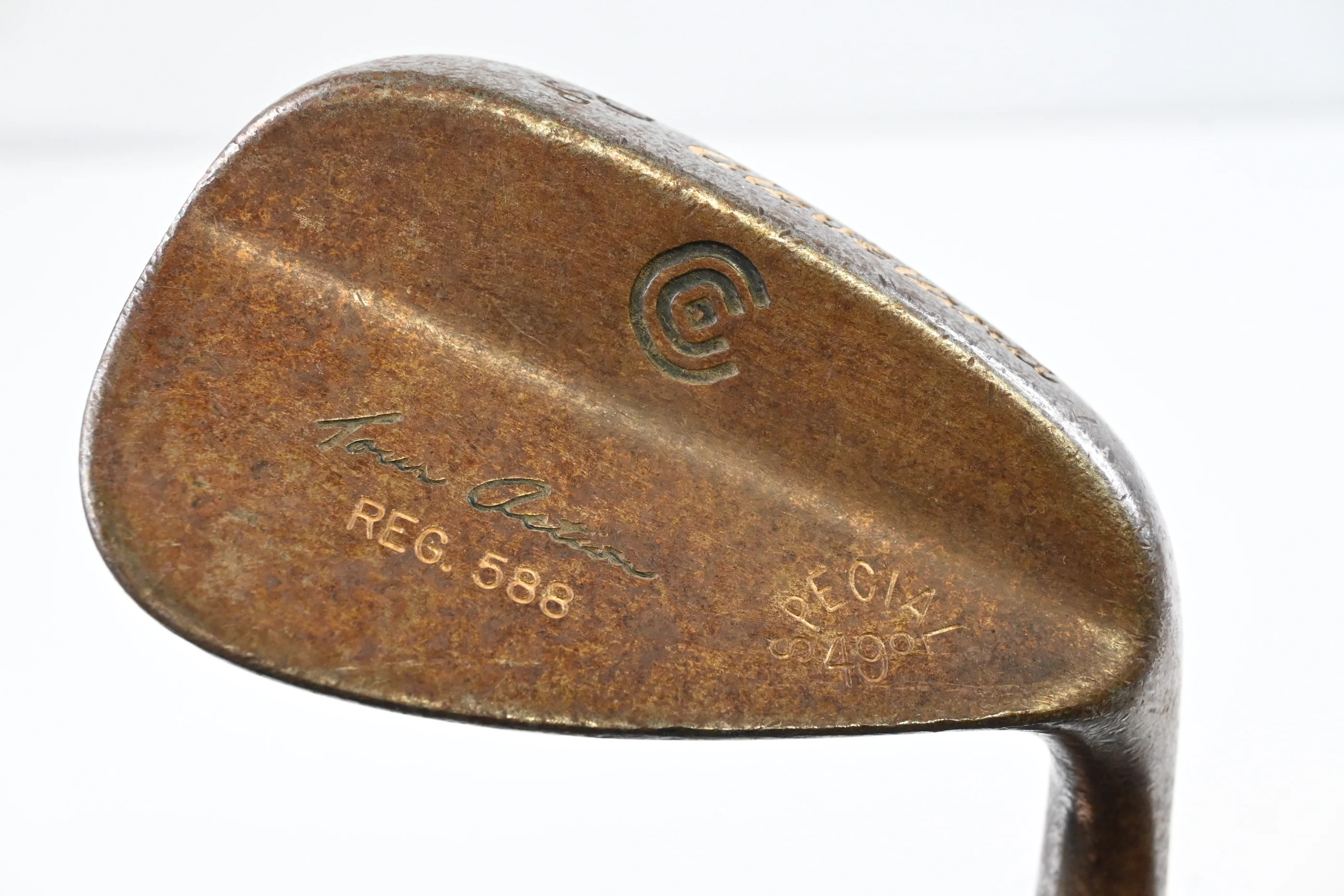 Cleveland 588 Tour Action Pitching Wedge / 49 Degree / Wedge Flex Dynamic Gold