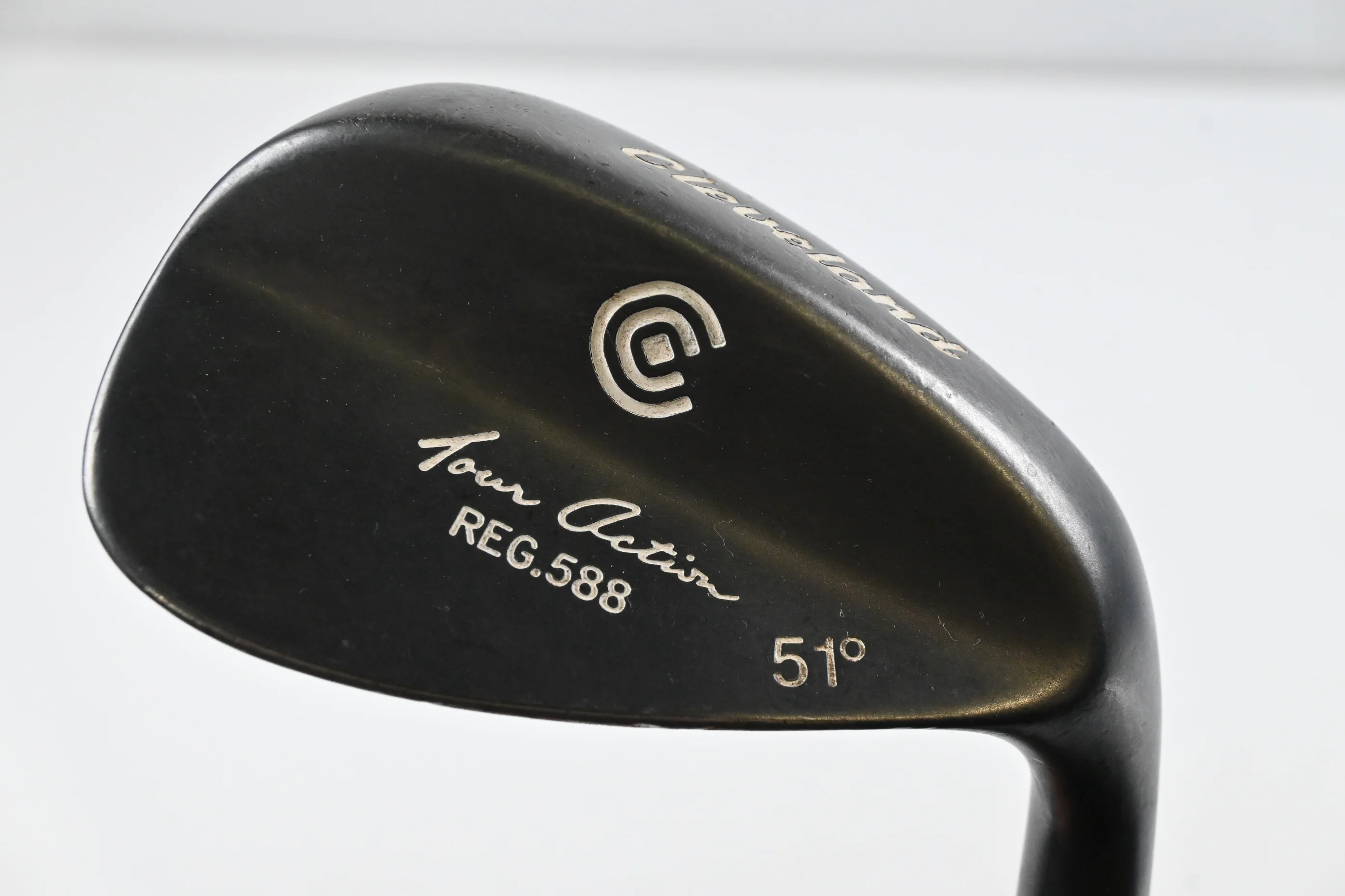 Cleveland 588 Tour Action Gap Wedge / 51 Degree / Wedge Flex Dynamic Gold Shaft