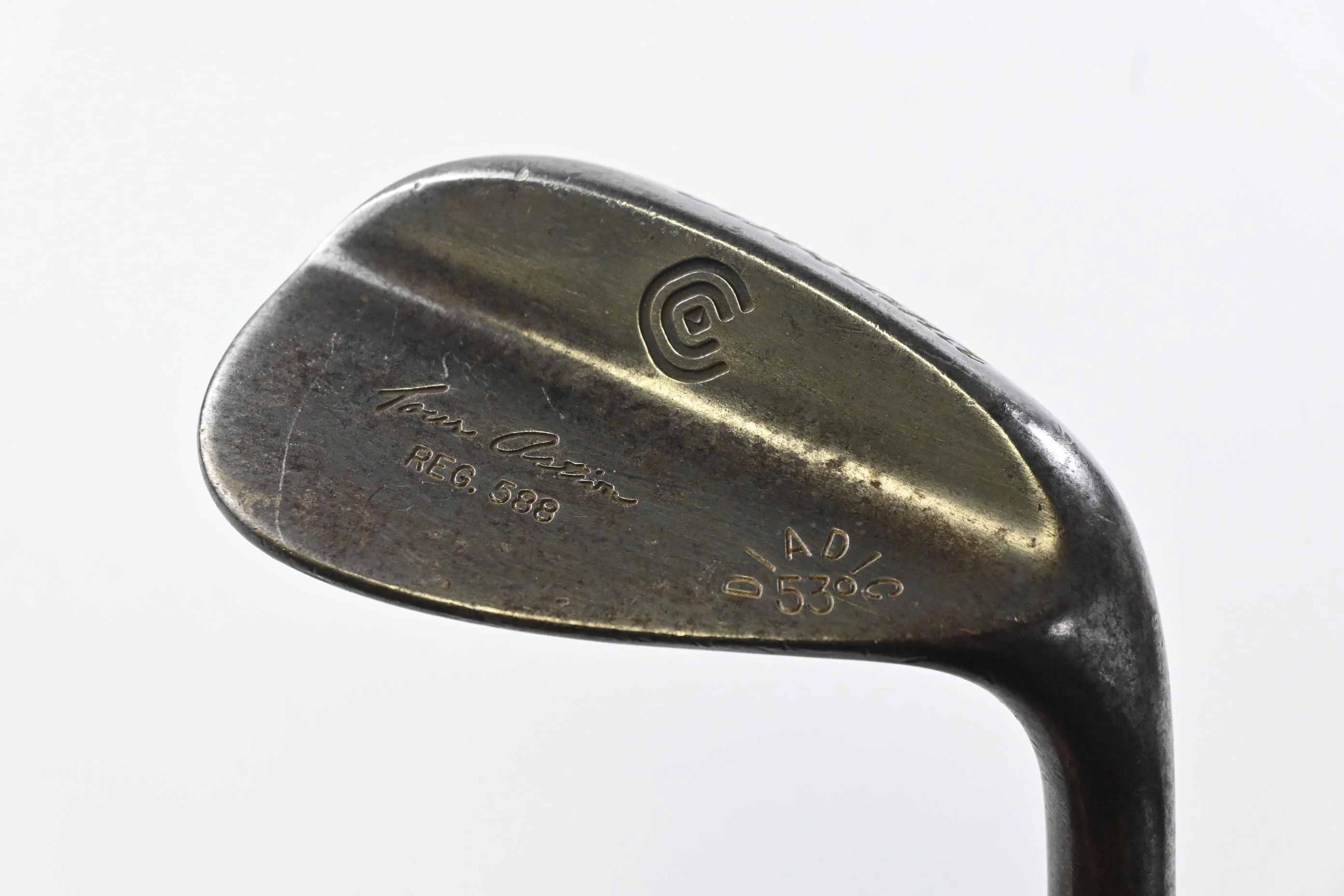 Cleveland 588 Tour Action Gap Wedge / 53 Degree / Stiff Flex Dynamic Gold Shaft