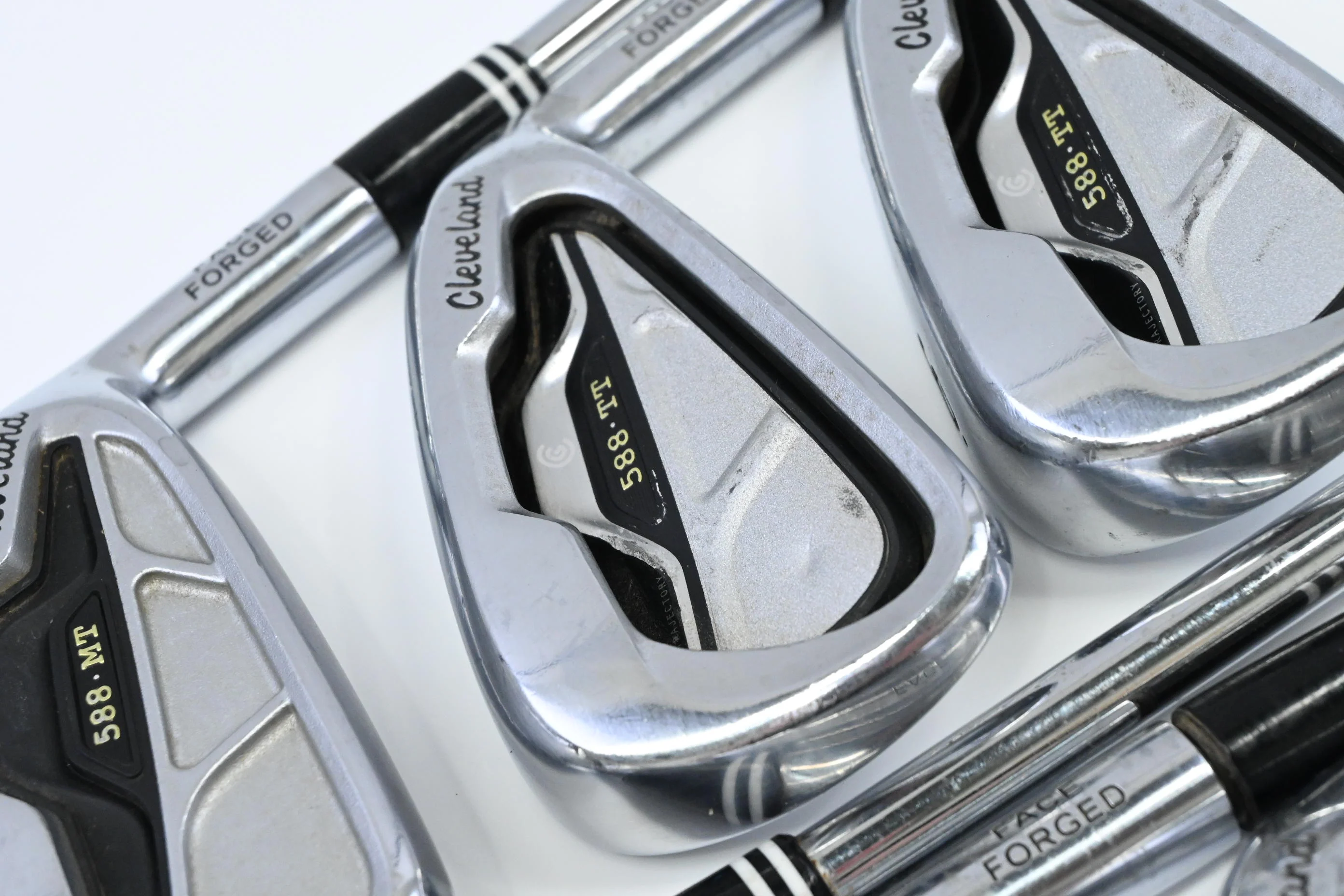 Cleveland 588 TT/MT Combo Irons / 4-PW / Stiff Flex Dynamic Gold S300 Shaft