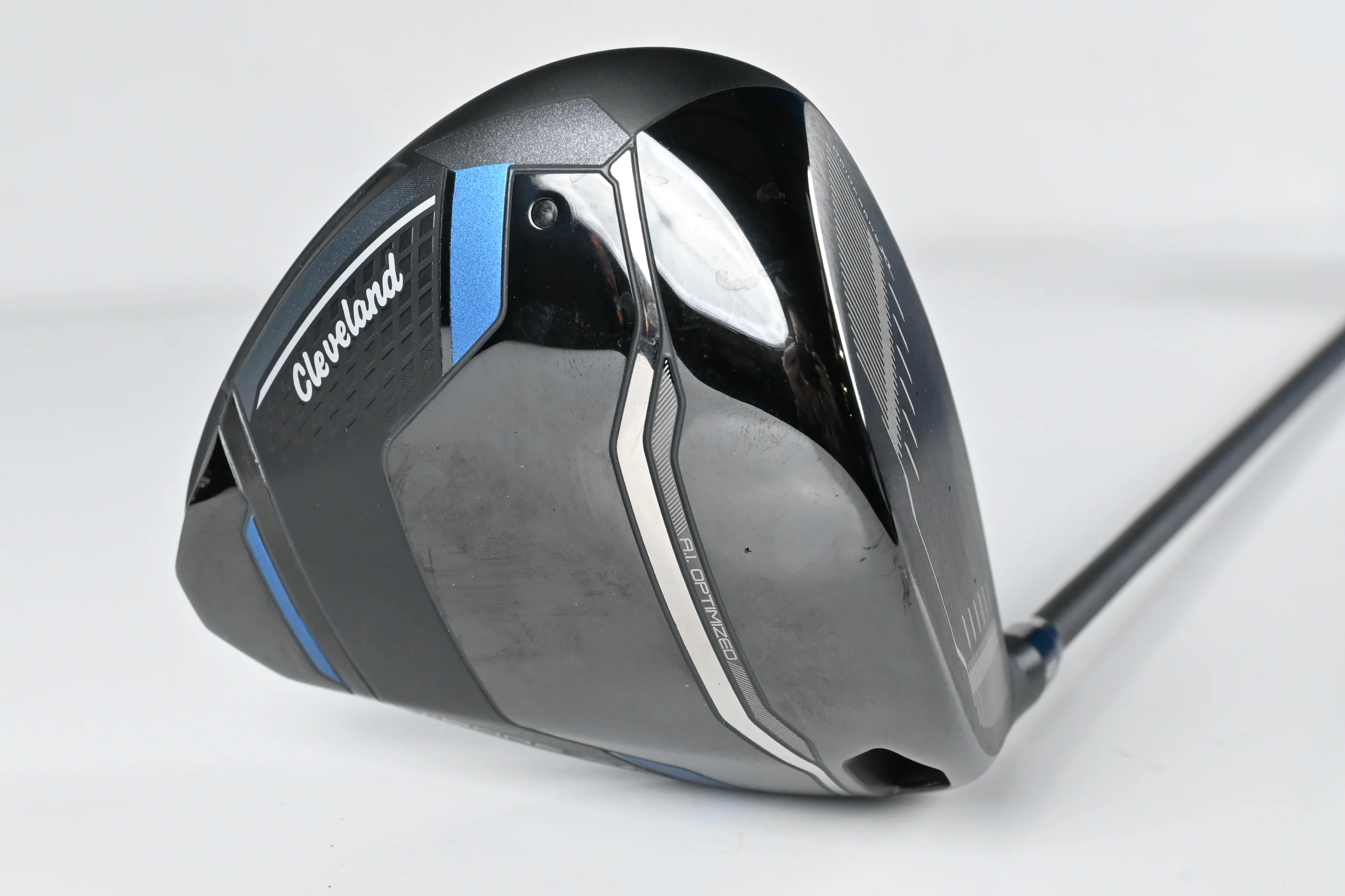 Cleveland HiBore XL Lite Driver / 9-12 Degree / Stiff Flex Kai'li Dark Waves 60