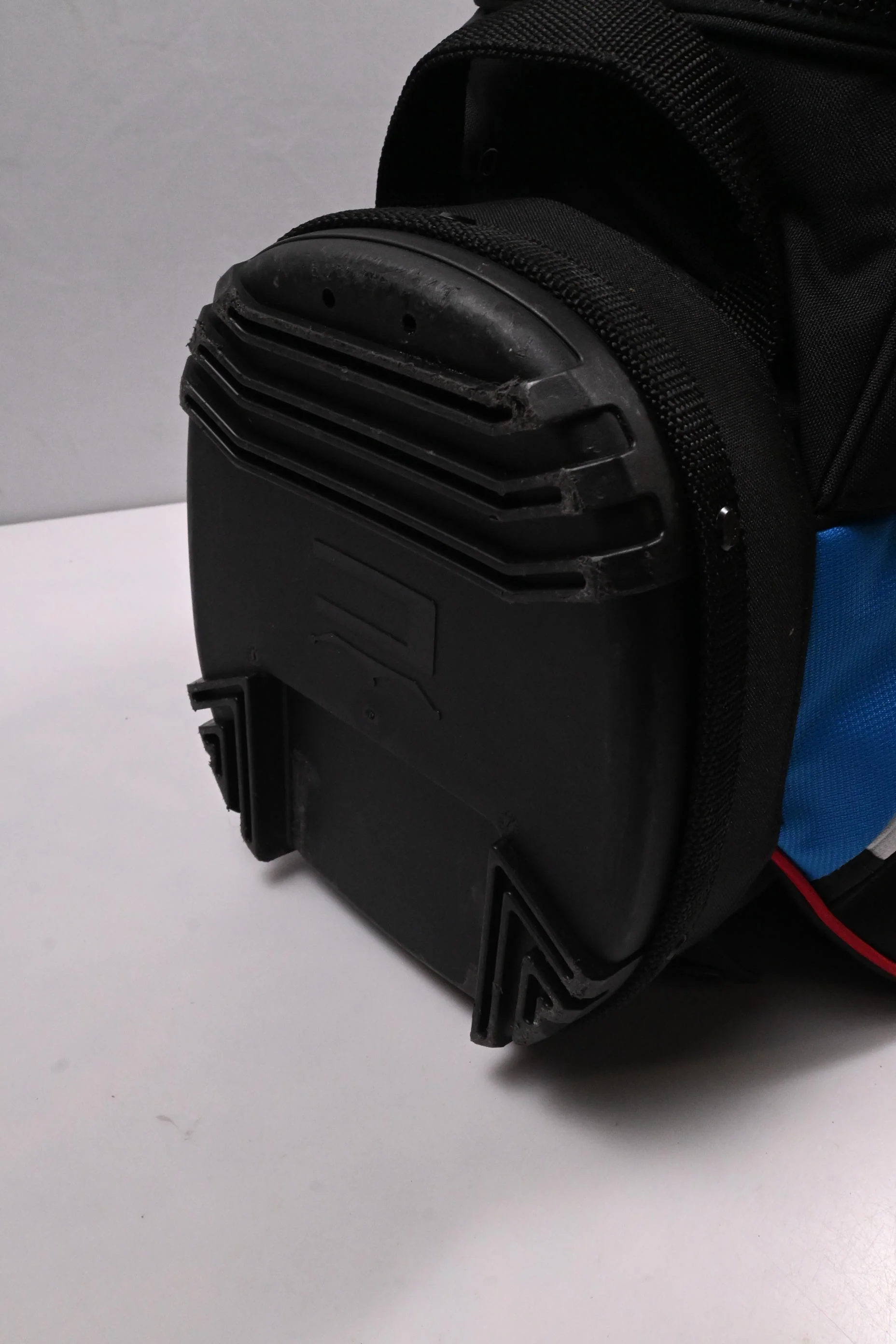 Cobra Ultralight Pro Cart Bag / 14-Way Divider / Black, Blue - Image 7