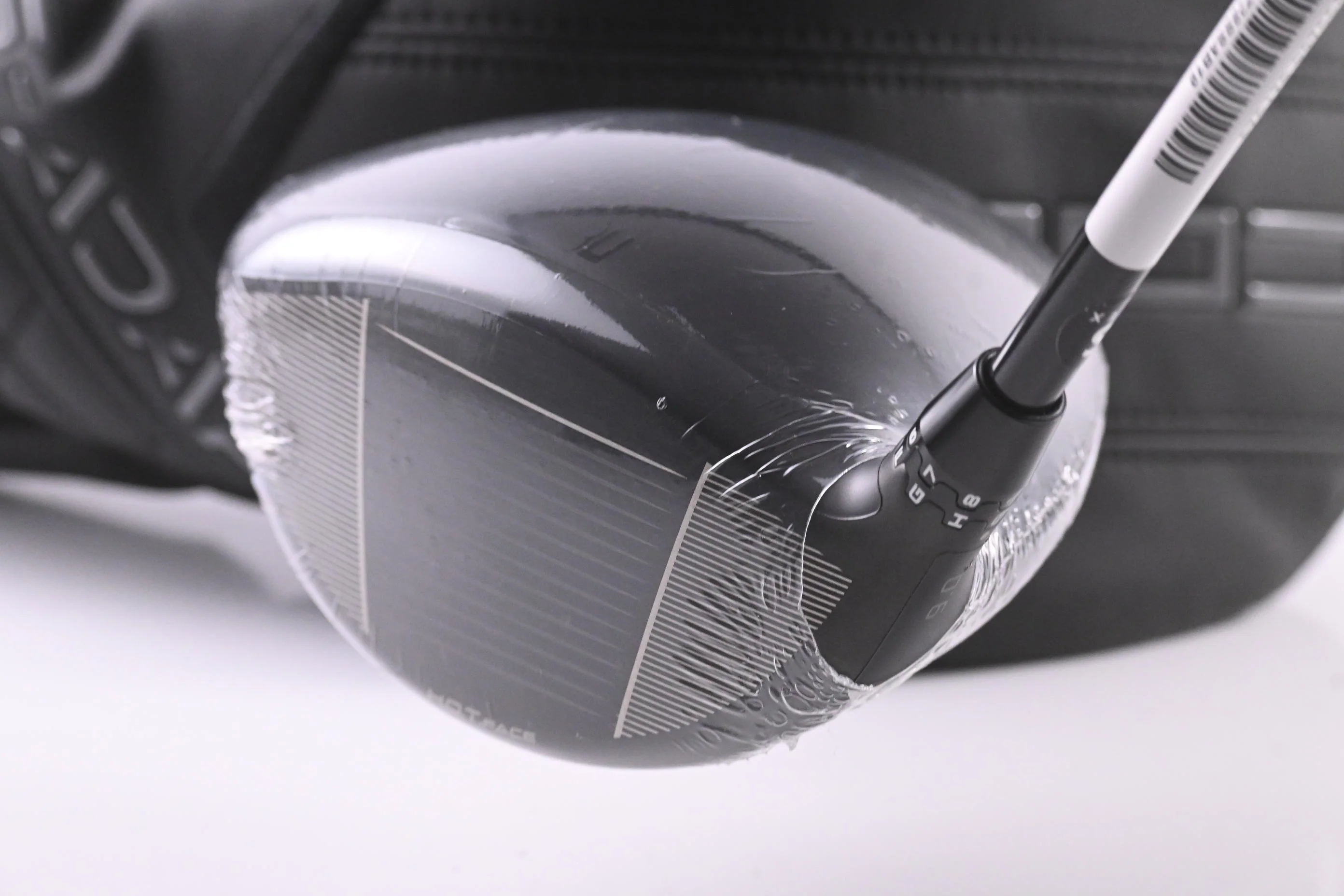 Cobra DS-Adapt LS Driver / 9 Degree / Stiff Flex Denali Black 60 Shaft - Image 4