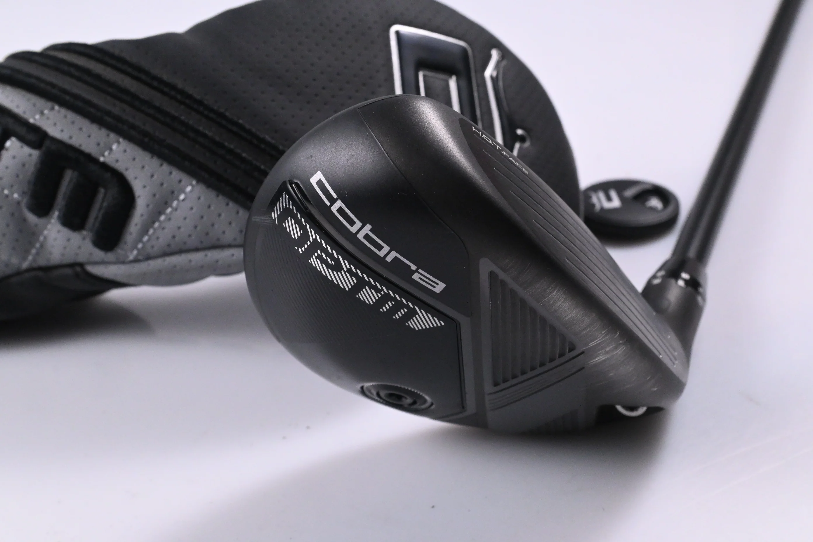 Cobra OPTM #3 Hybrid / 18 Degree / Regular Flex KBS PG 75 Shaft