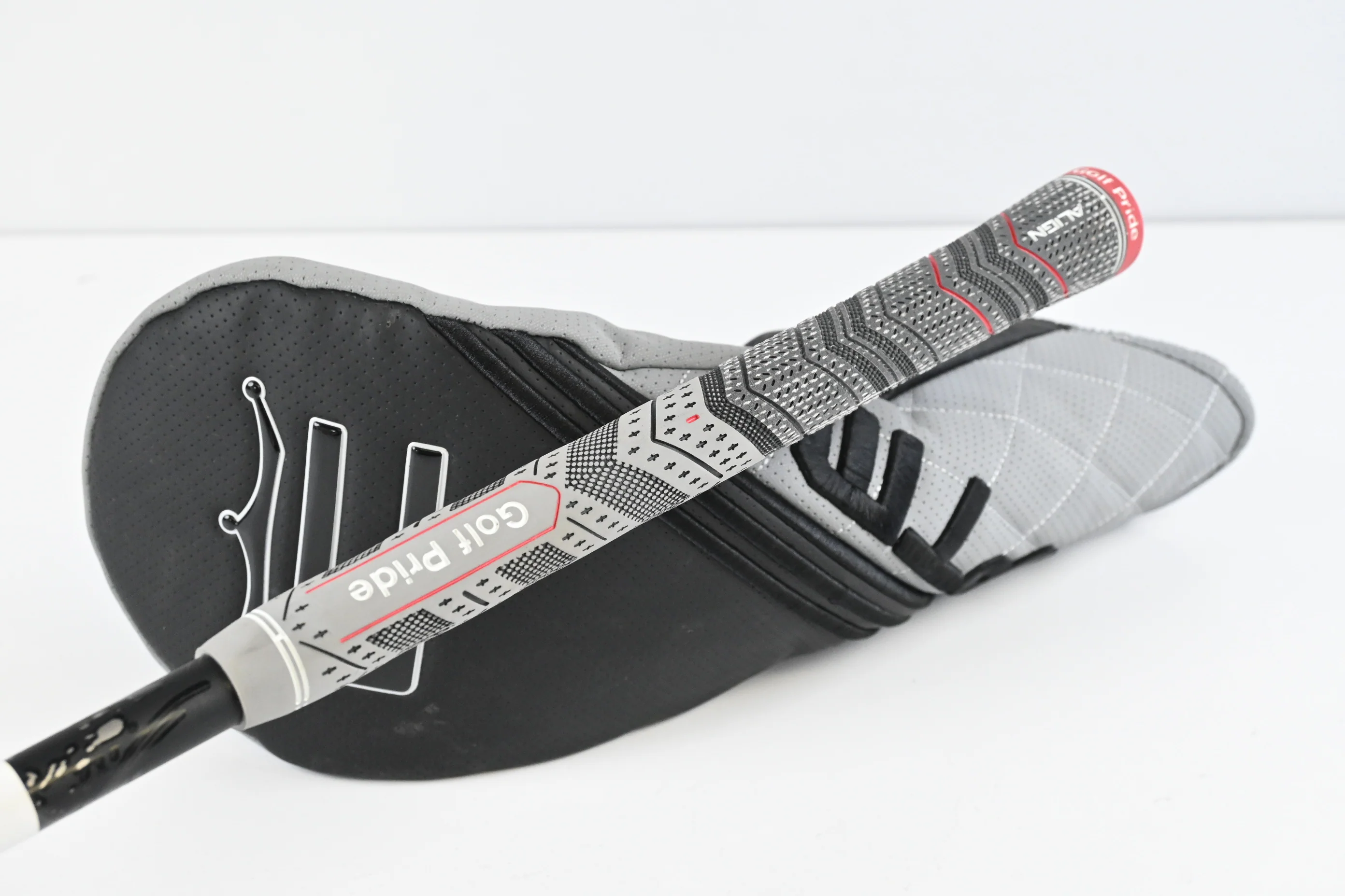 Cobra OPTM MAX-K Driver / 10.5 Degree / Regular Flex Kai'li Dark Waves Red 50 - Image 8