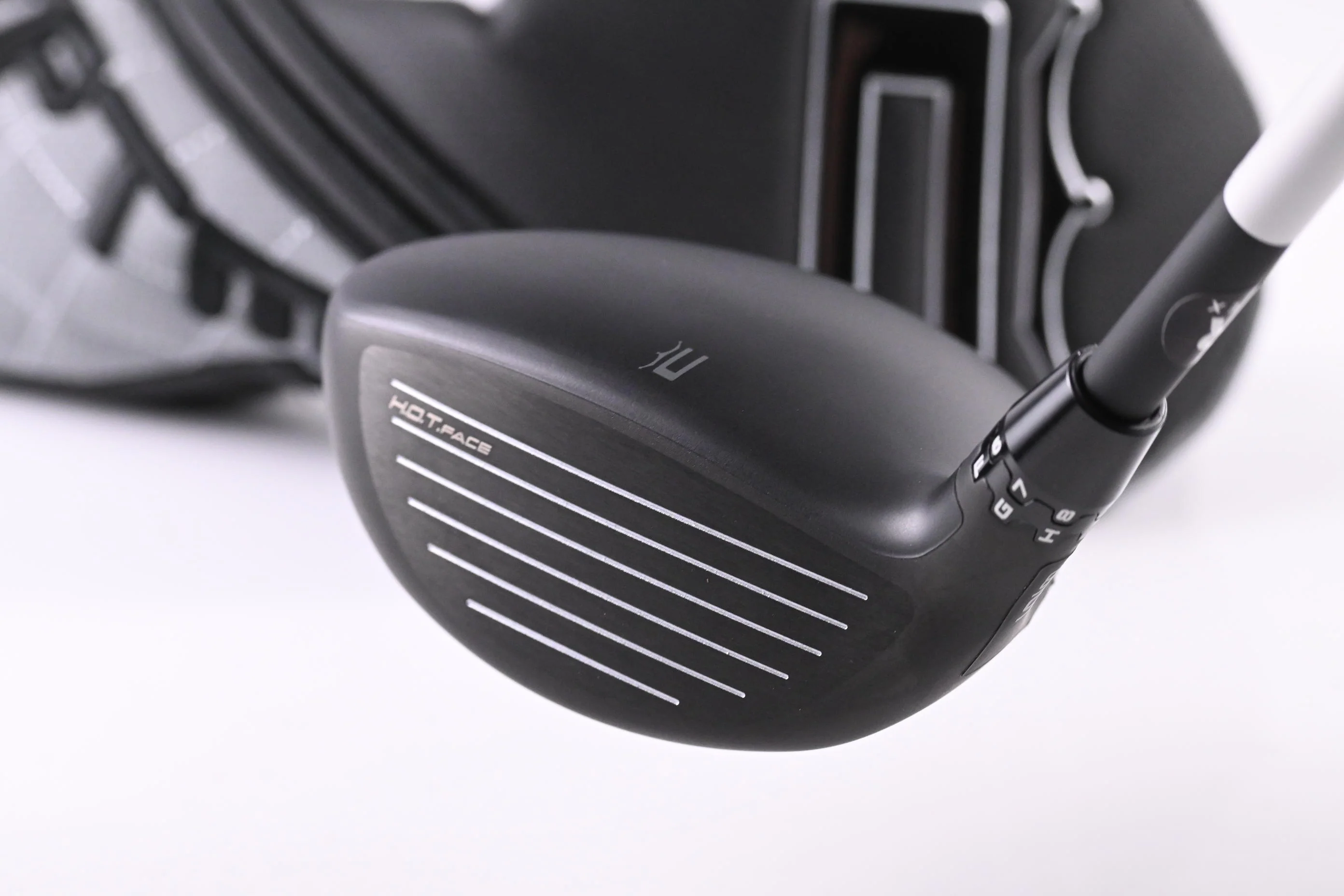 Cobra OPTM X #5 Wood / 18 Degree / Regular Flex Kai'li Blue Darkwaves 60 Shaft - Image 4