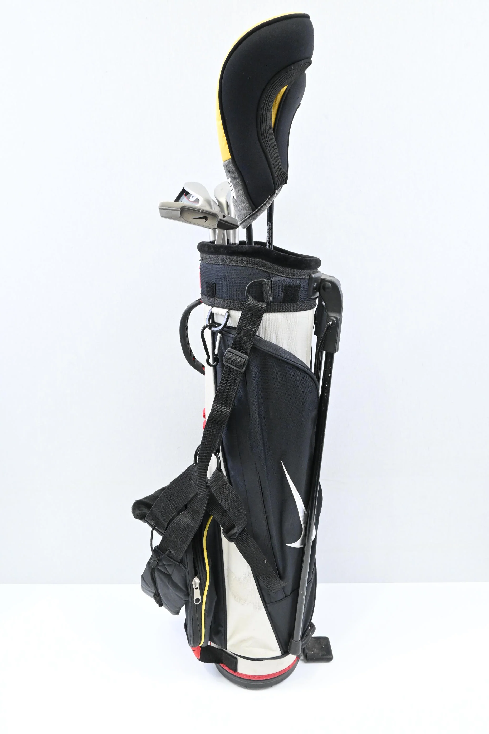 Junior Nike VR Package Set / Wood, Hybrid, Irons, Putter, Bag