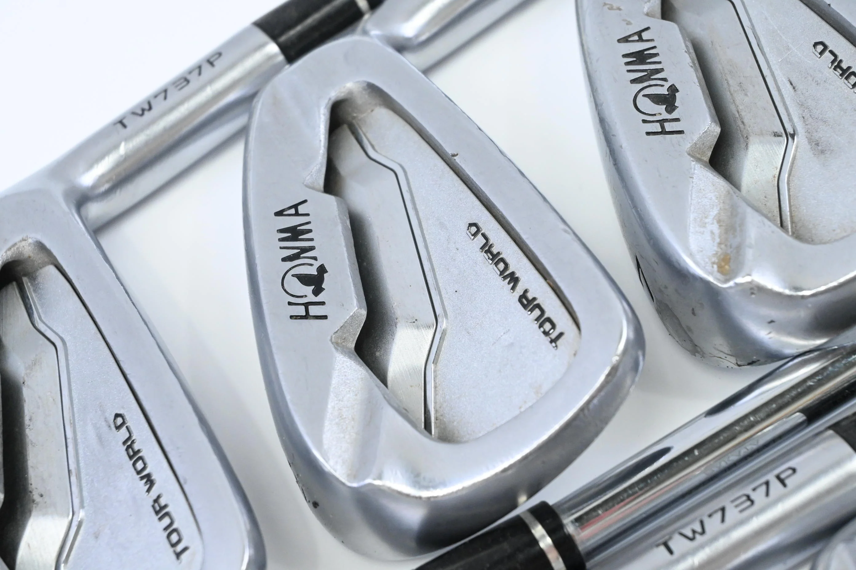 Honma TW737 P Irons / 5-PW+GW / Regular Flex NS Pro 950GH Shafts