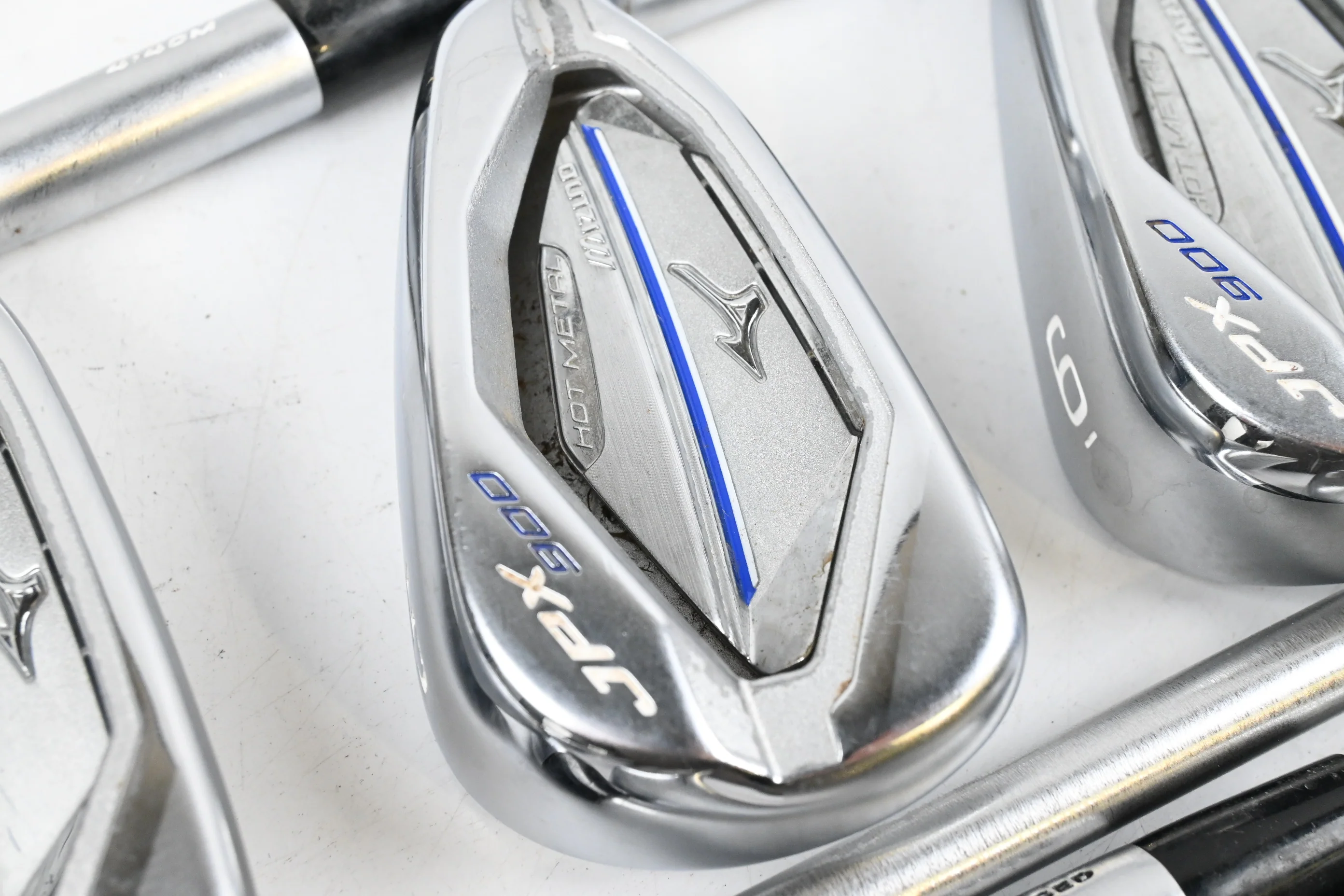Mizuno JPX 900 Hot Metal/Tour Combo Irons / 4-PW / X-Flex KBS Tour C-Taper 115