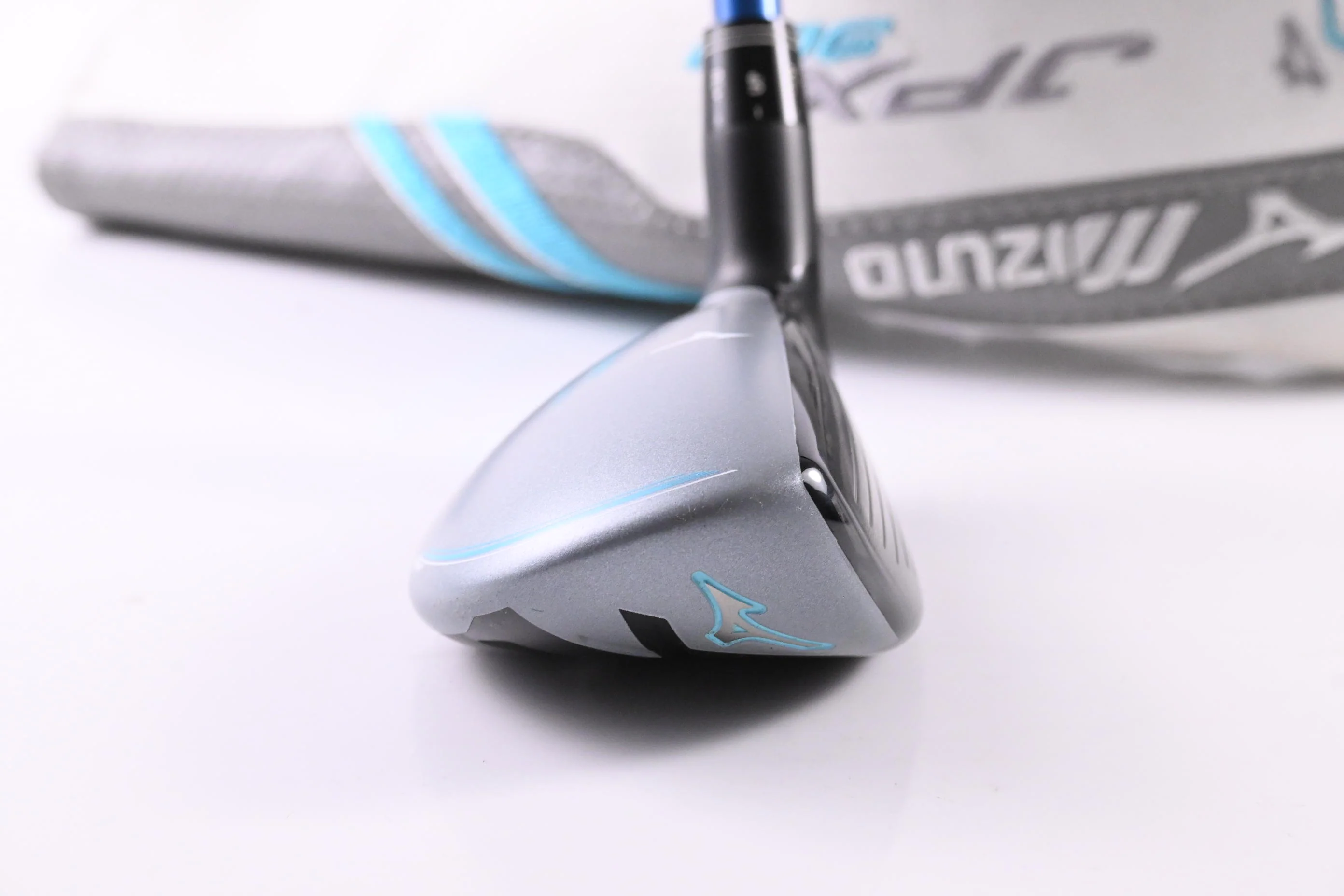 Mizuno JPX 900 #4 Hybrid / 22 Degree / Senior Flex Fujikura HY Shaft - Image 3