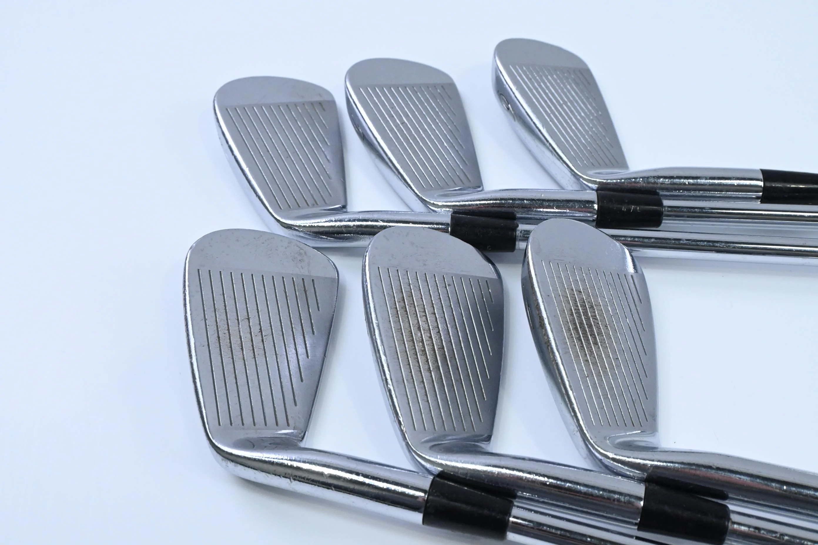 Mizuno MP-30 Irons / 4-9 / Regular Flex Dynamic Gold Lite R300 Shafts - Image 3