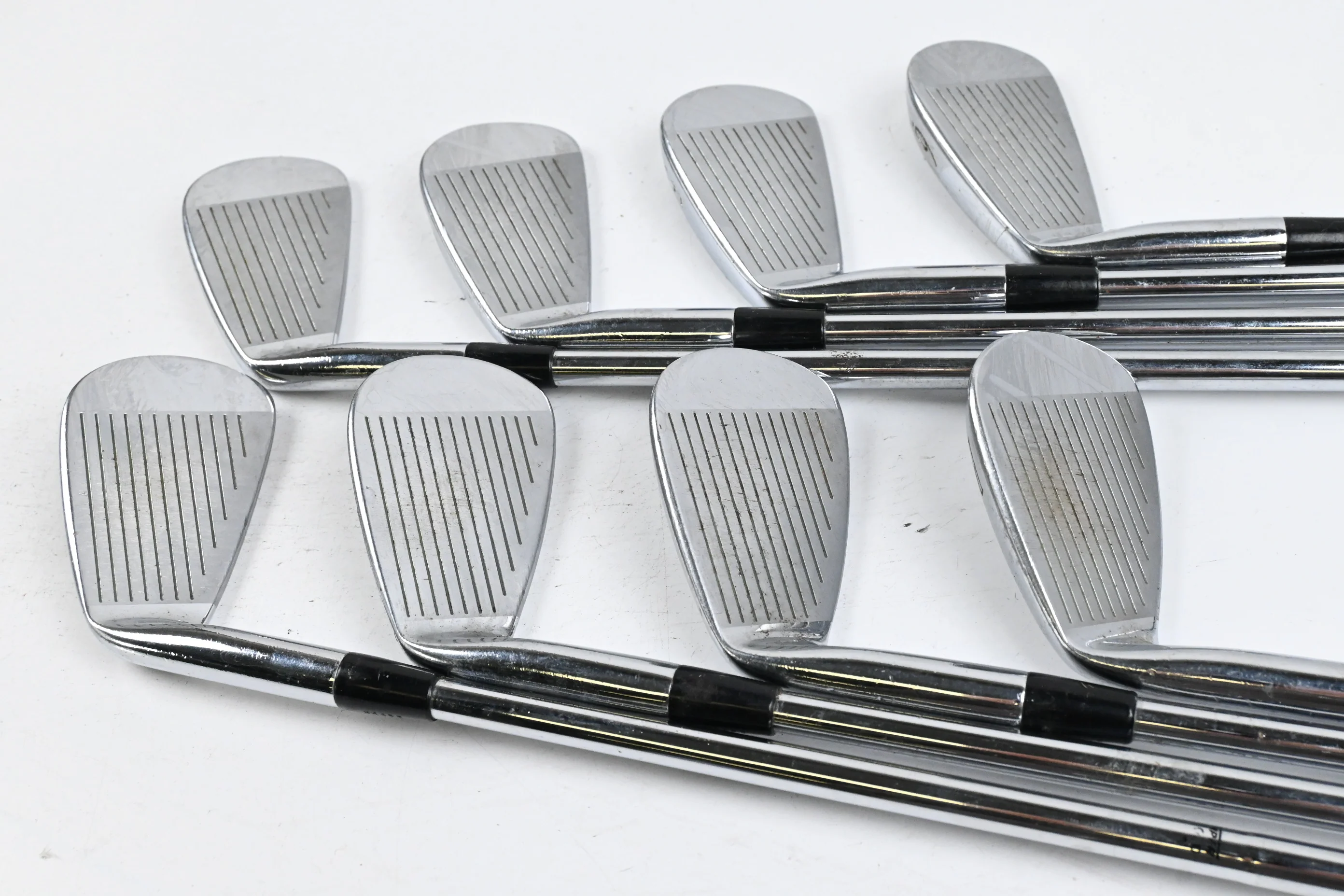 Mizuno MP-32 Irons / 3-PW / Stiff Flex Dynamic Gold S300 Shafts - Image 3