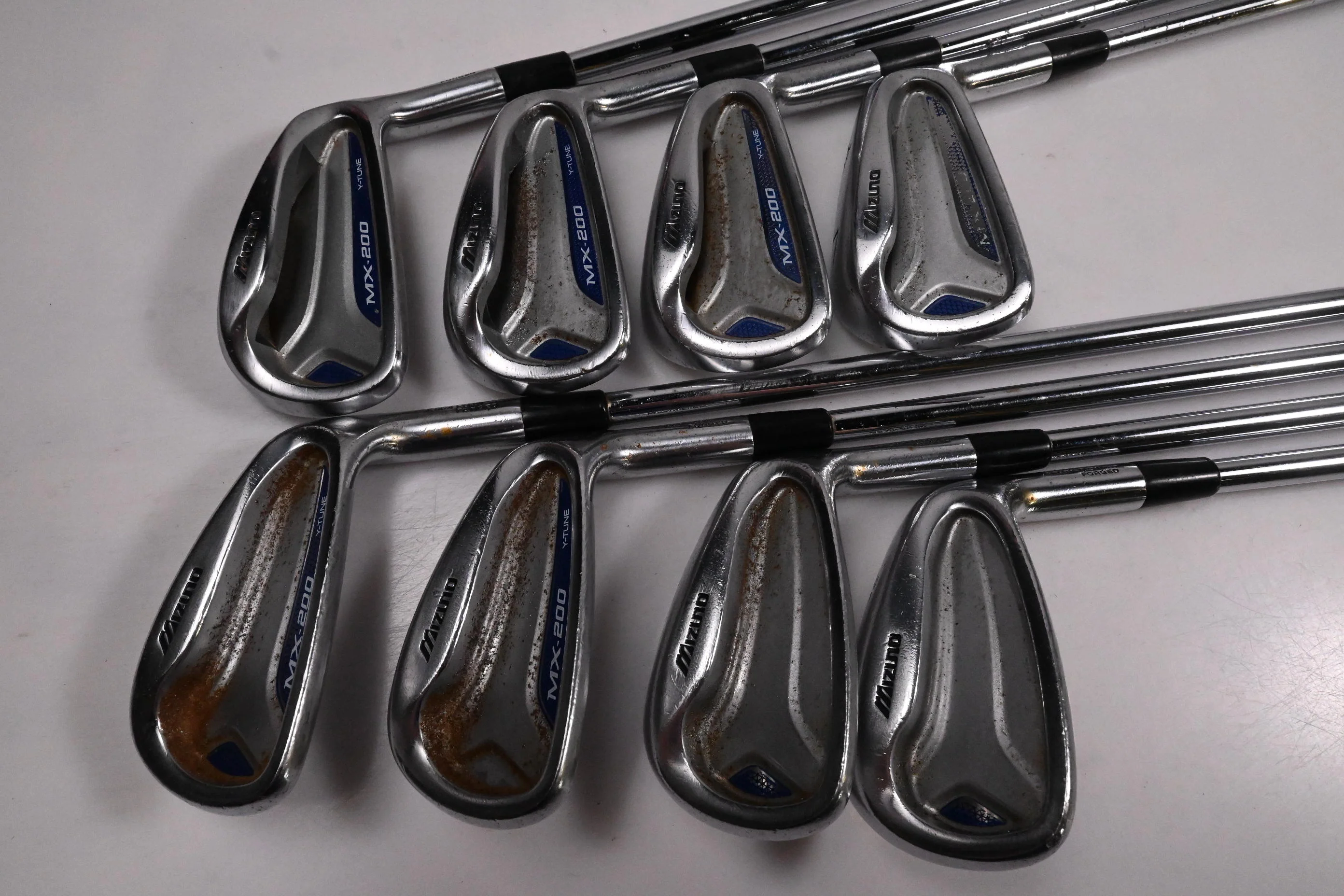 Mizuno MX-200 Irons / 4-PW+GW / Regular Flex Dynalite Gold XP R300 Shafts - Image 2