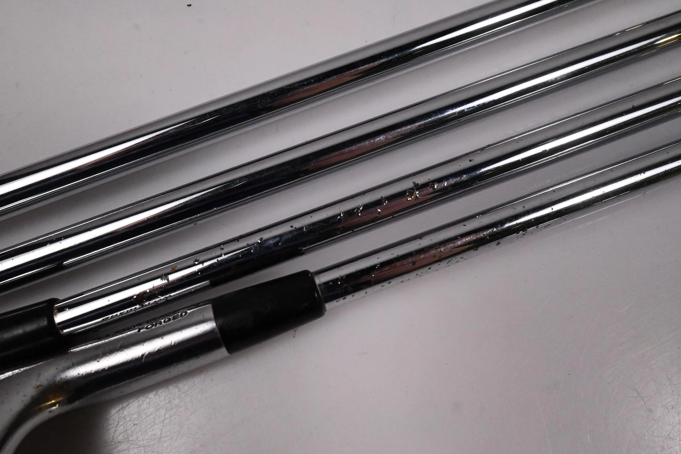 Mizuno MX-200 Irons / 4-PW+GW / Regular Flex Dynalite Gold XP R300 Shafts - Image 3