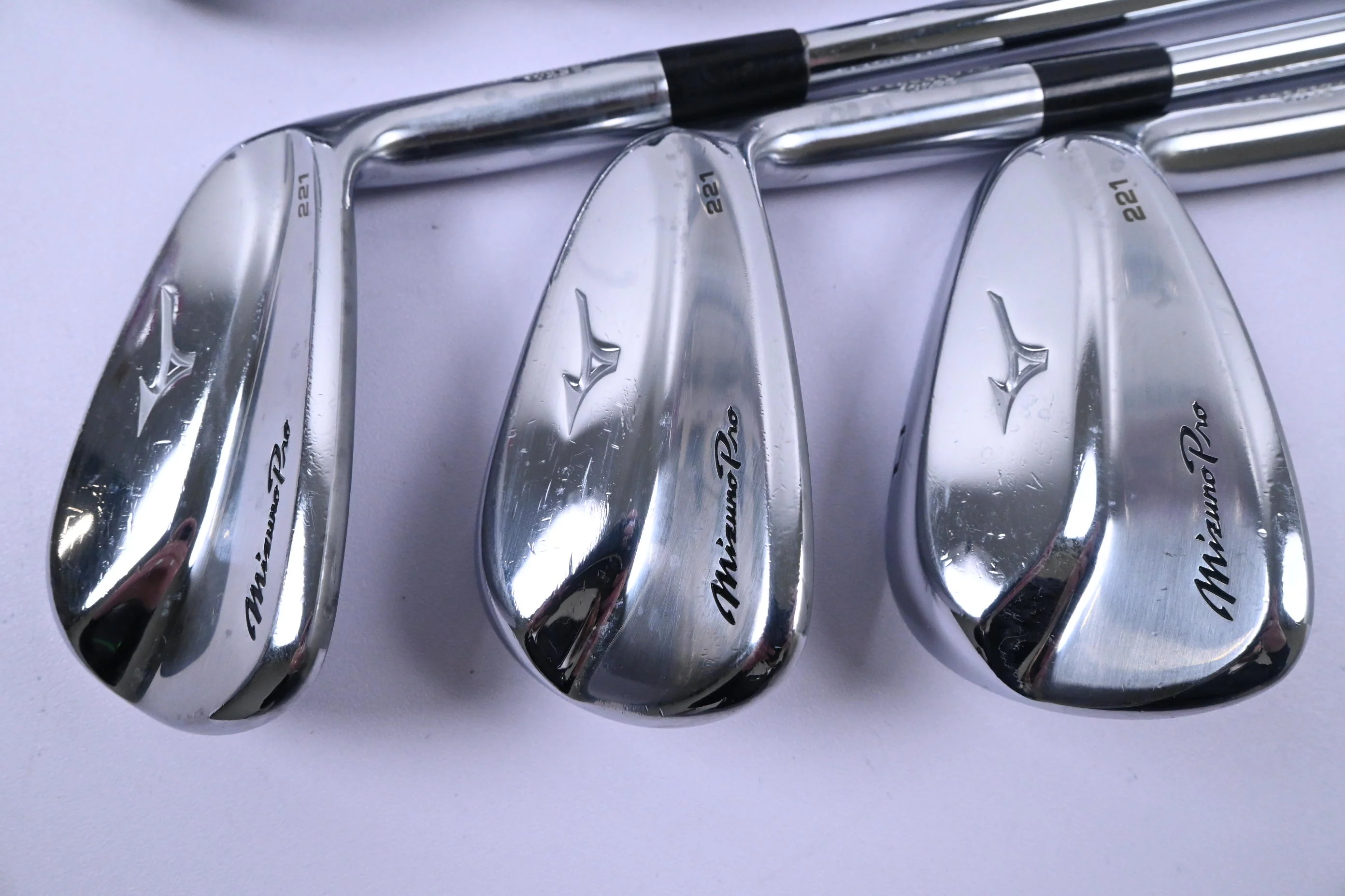 Mizuno Pro 221 Irons / 5-PW / Stiff Flex Dynamic Gold S300 Shaft