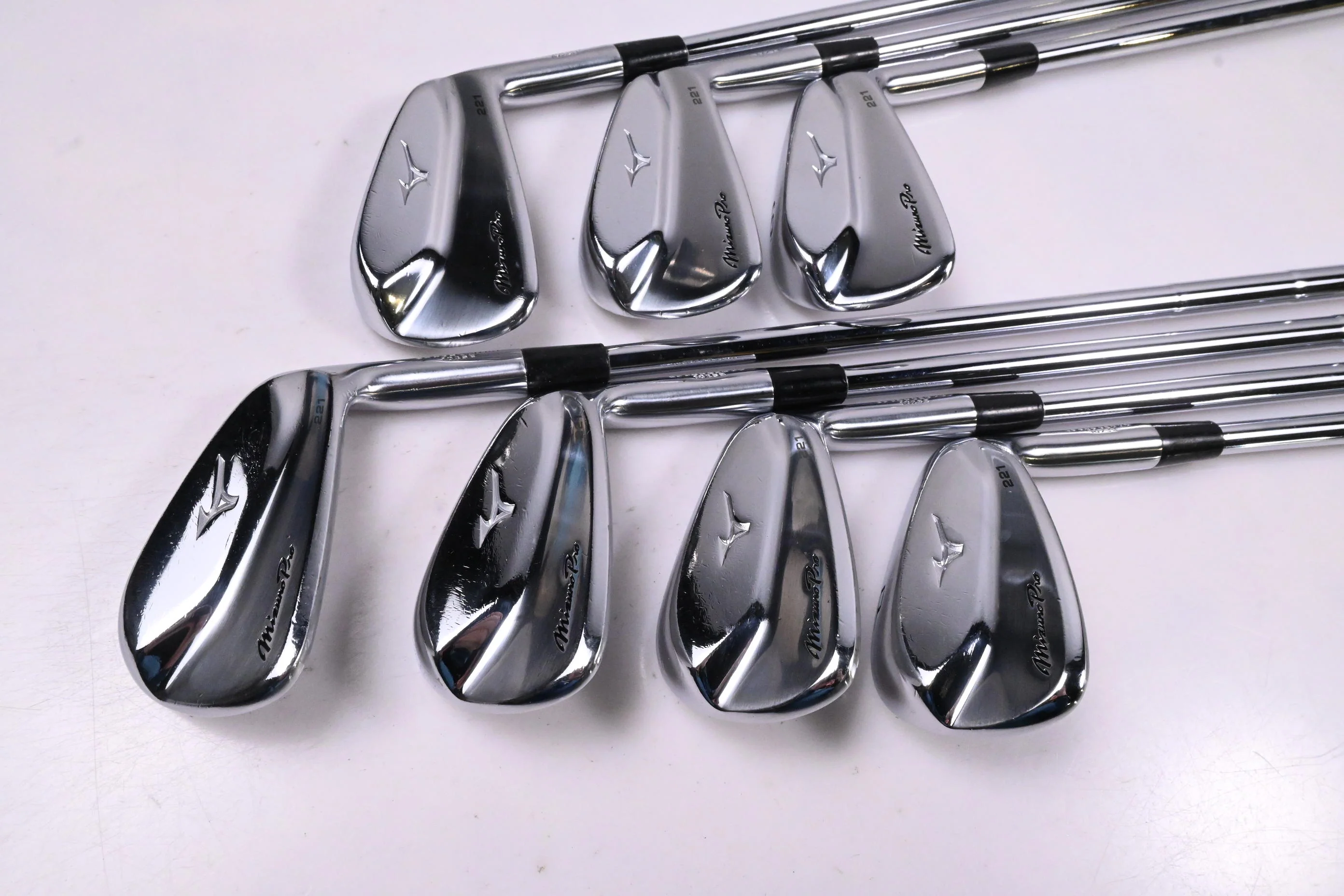 Mizuno Pro 221 Irons / 4-PW / Stiff Flex Dynamic Gold 120 S300 Shafts - Image 2