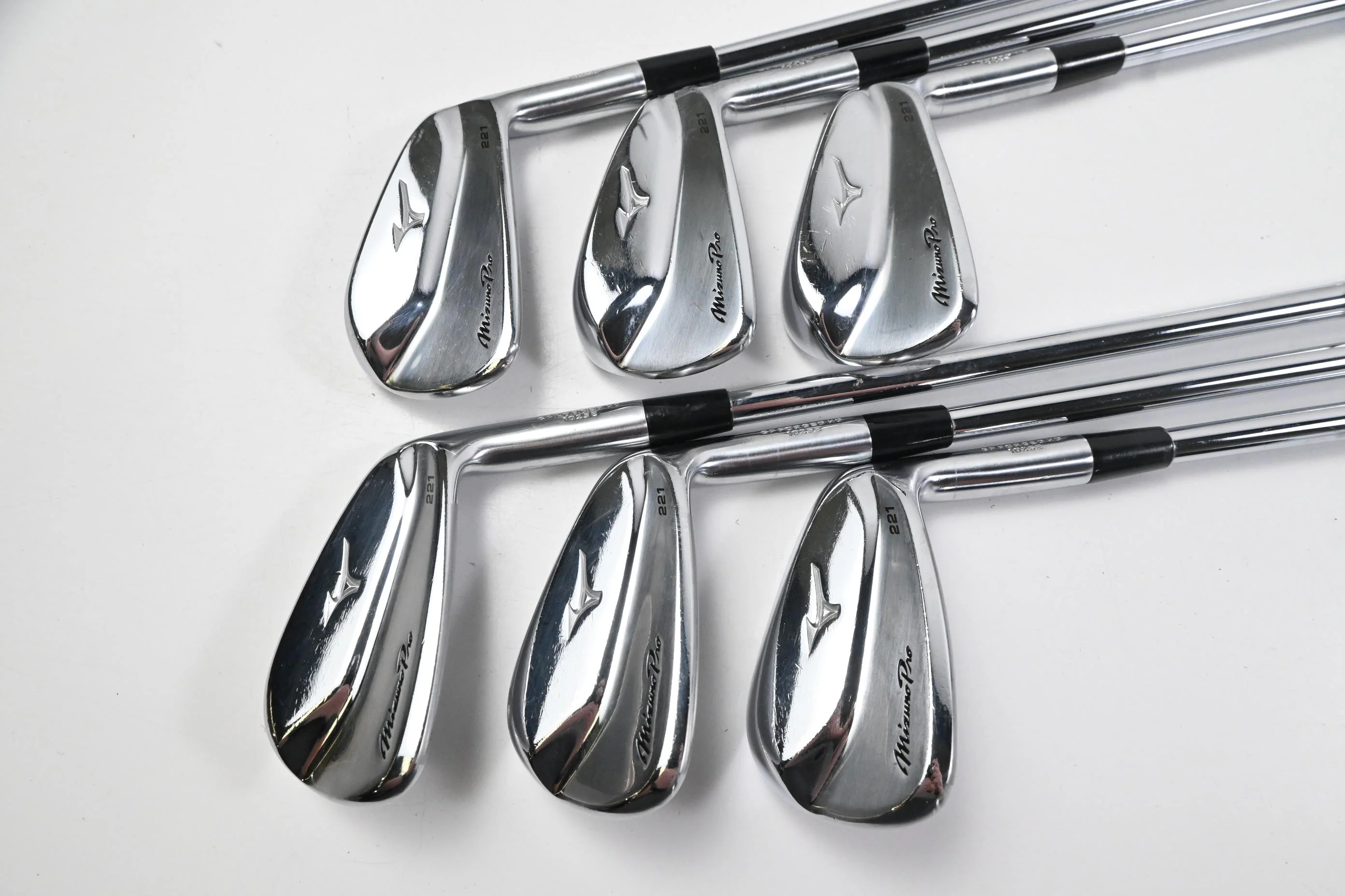 Mizuno Pro 221 Irons / 5-PW / Stiff Flex Dynamic Gold S300 Shafts - Image 2
