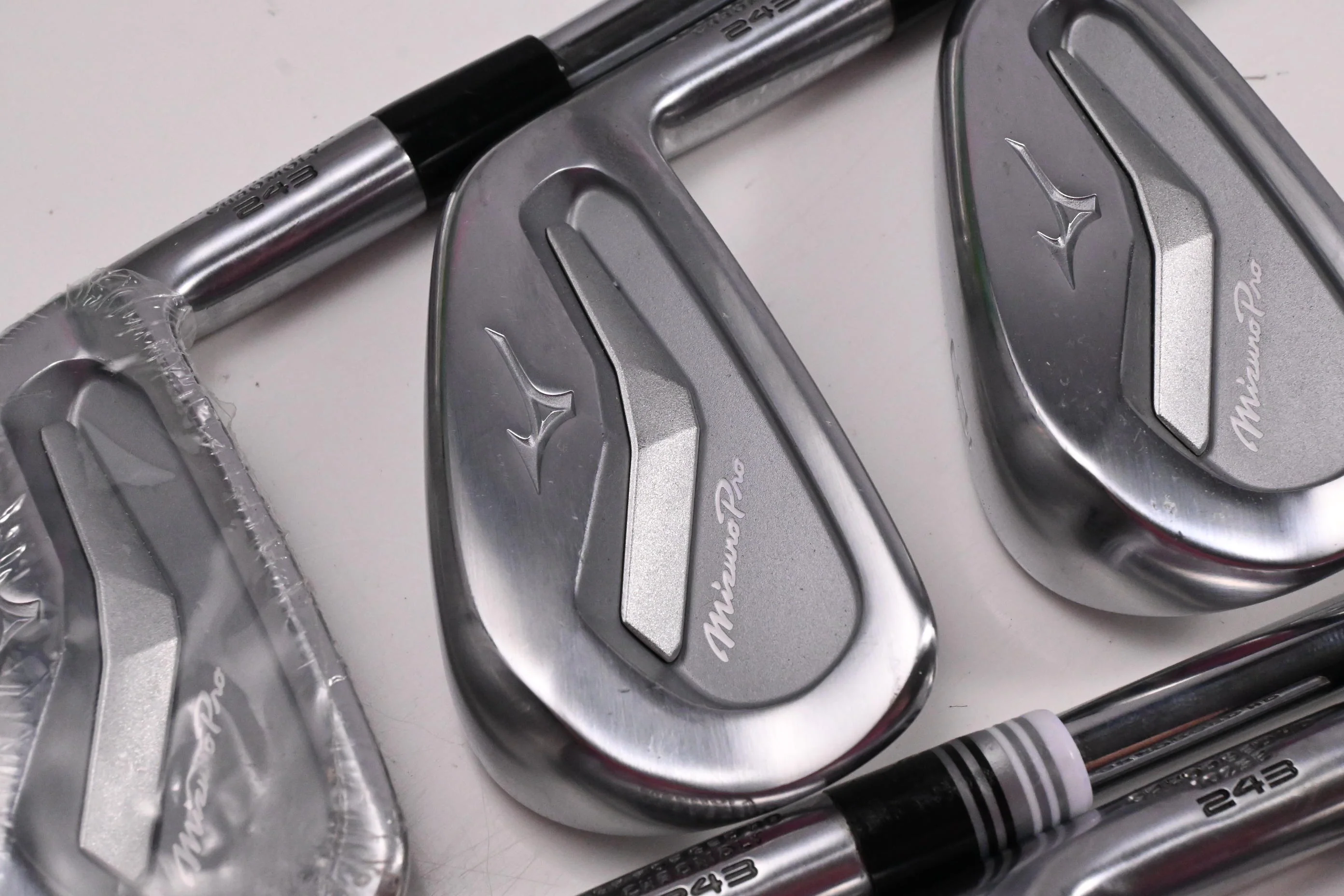 Mizuno Pro 243 Irons / 4-PW / Stiff Flex Dynamic Gold Mid 115 S300 Shafts