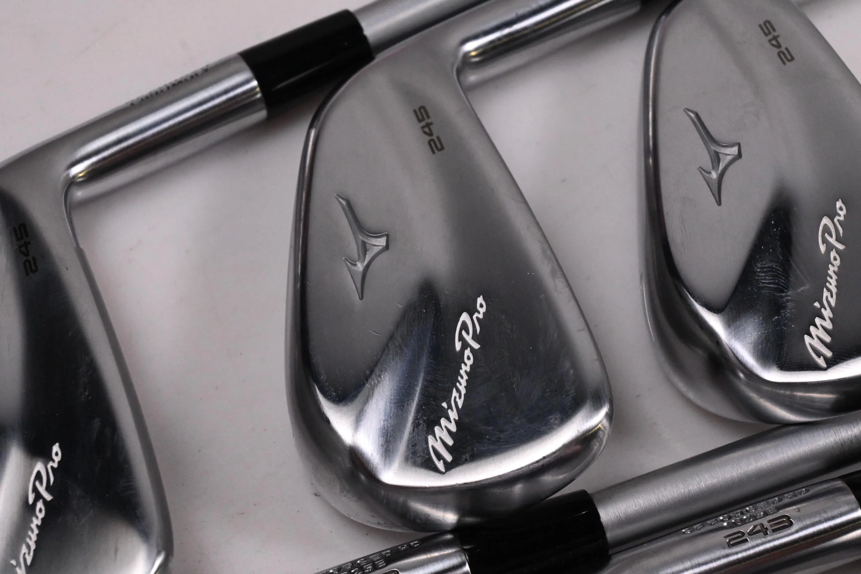 Mizuno Pro 245/243 Irons / 5-PW / X-Flex Project X LS 125 Shafts