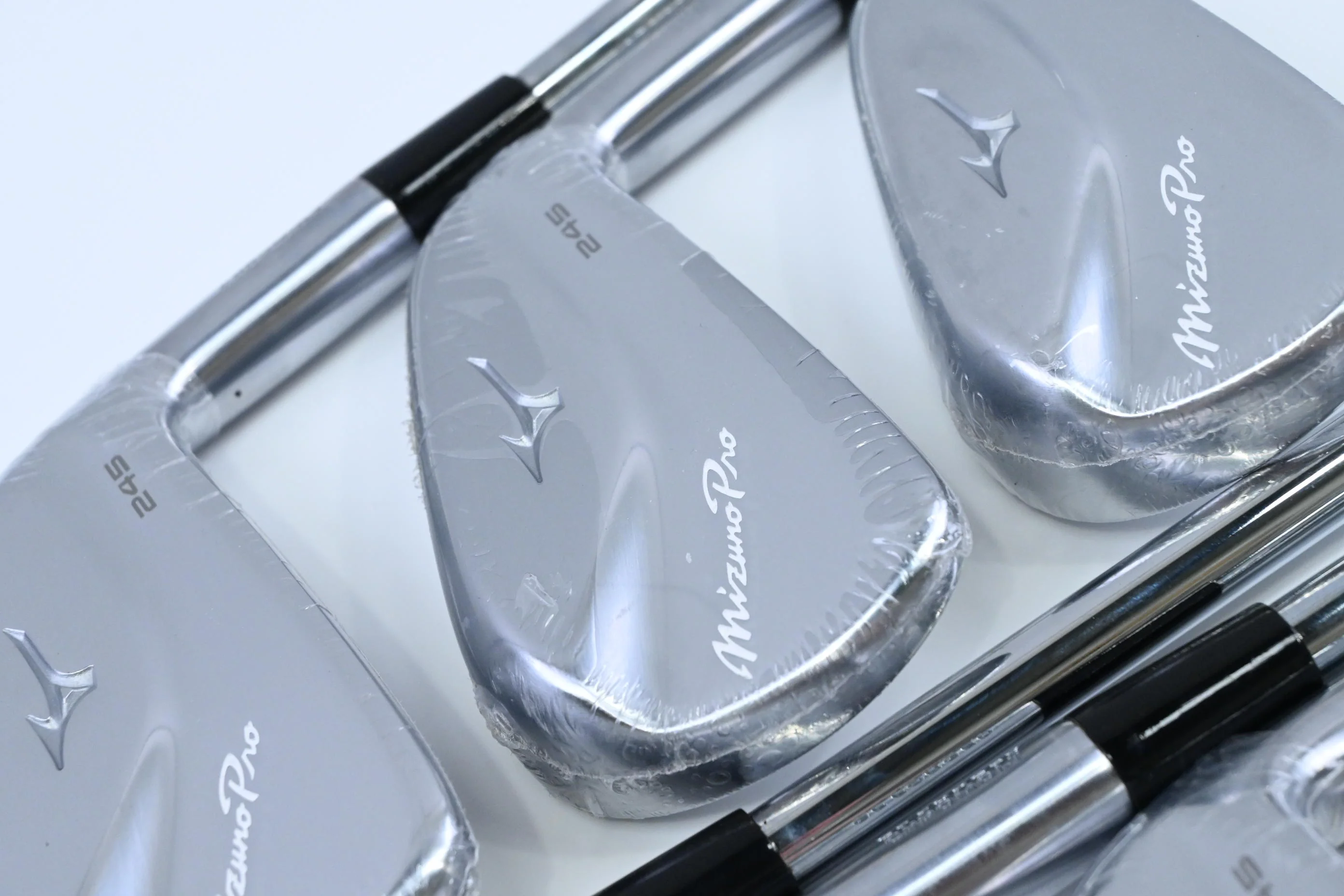 Mizuno Pro 245 Irons / 4-PW / Regular Flex Dynamic Gold 100 R300 Shafts