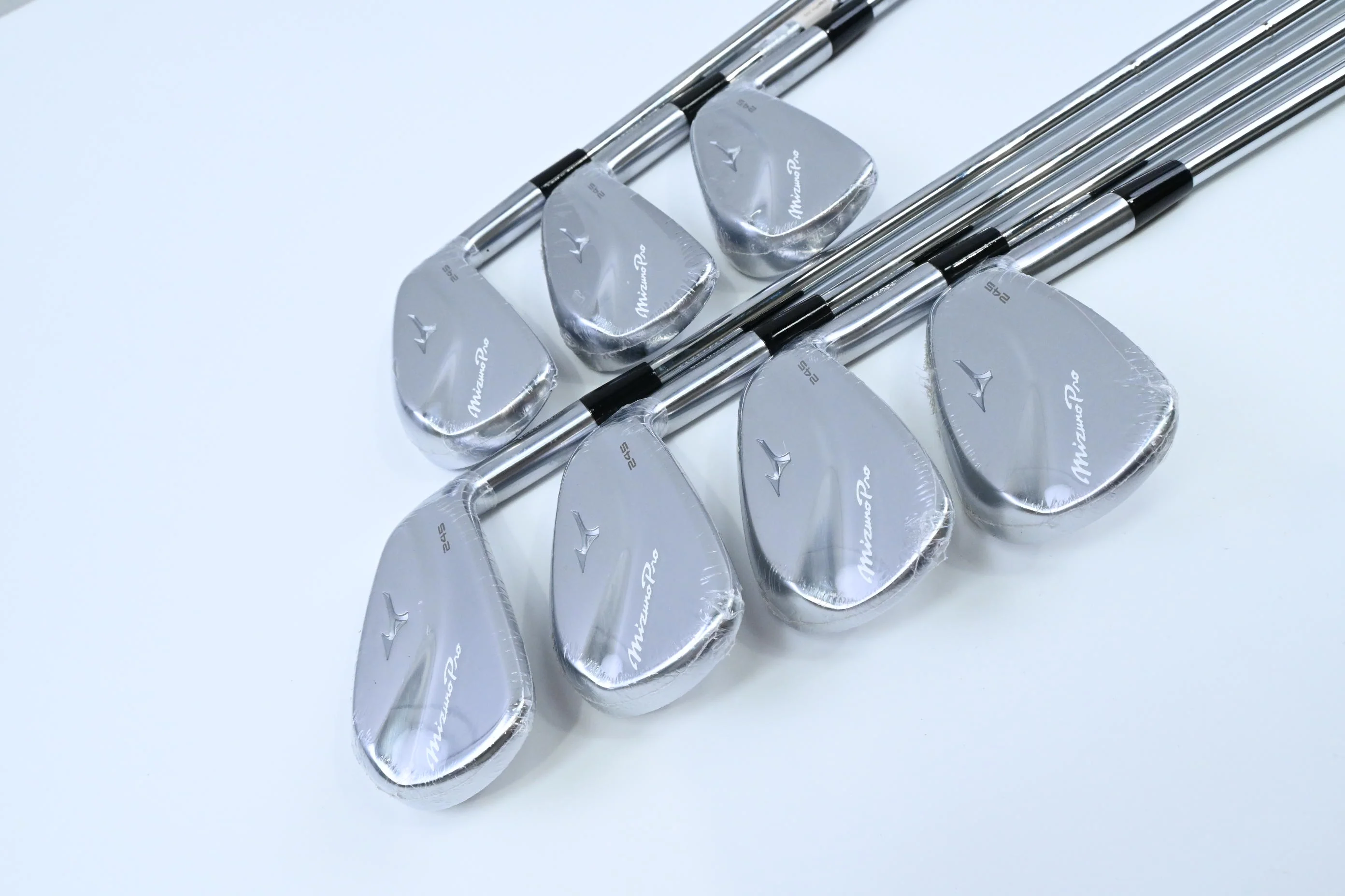 Mizuno Pro 245 Irons / 4-PW / Regular Flex Dynamic Gold 100 R300 Shafts - Image 2