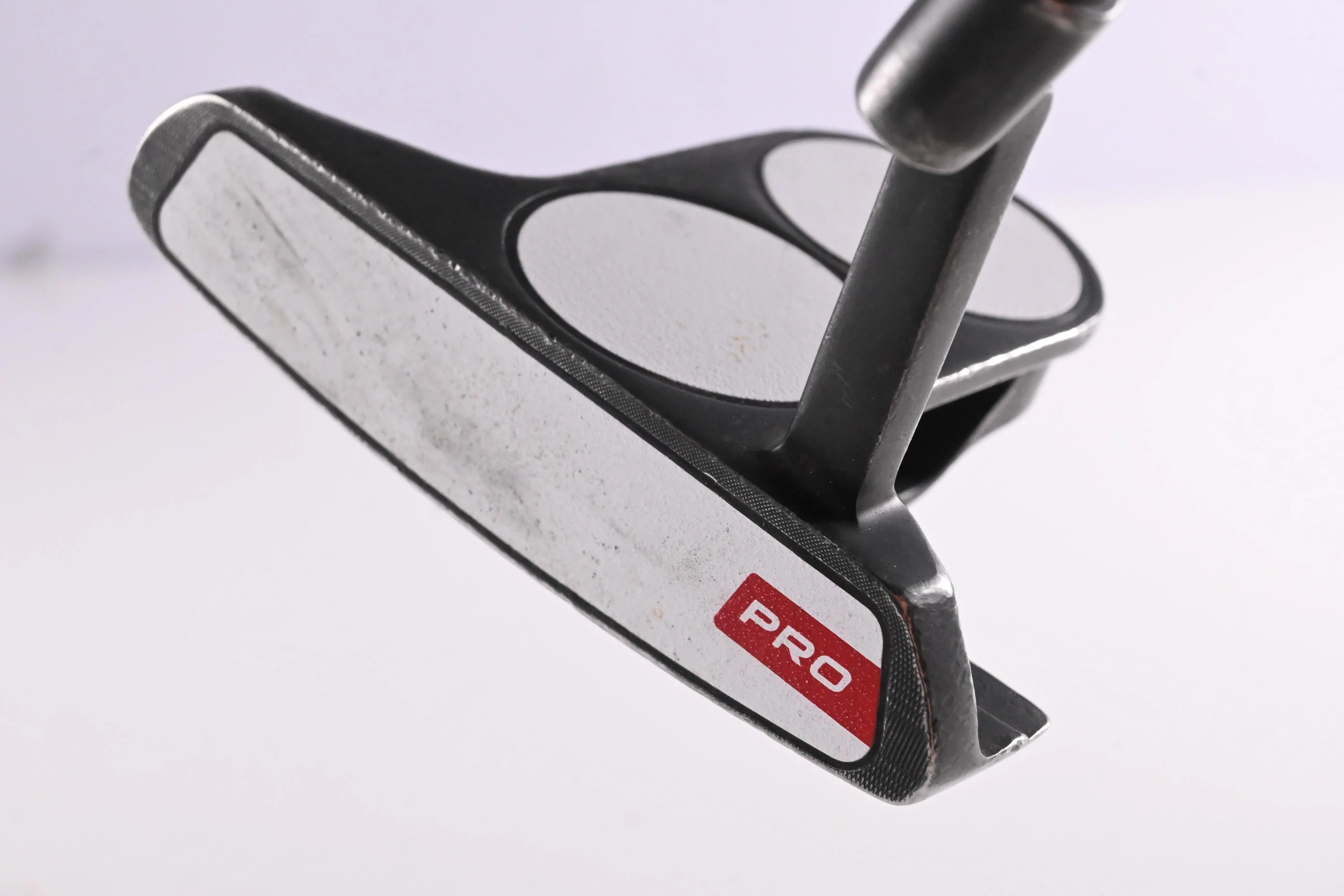 Odyssey White Hot Pro Black 2-Ball Blade Putter / 35 Inch - Image 2