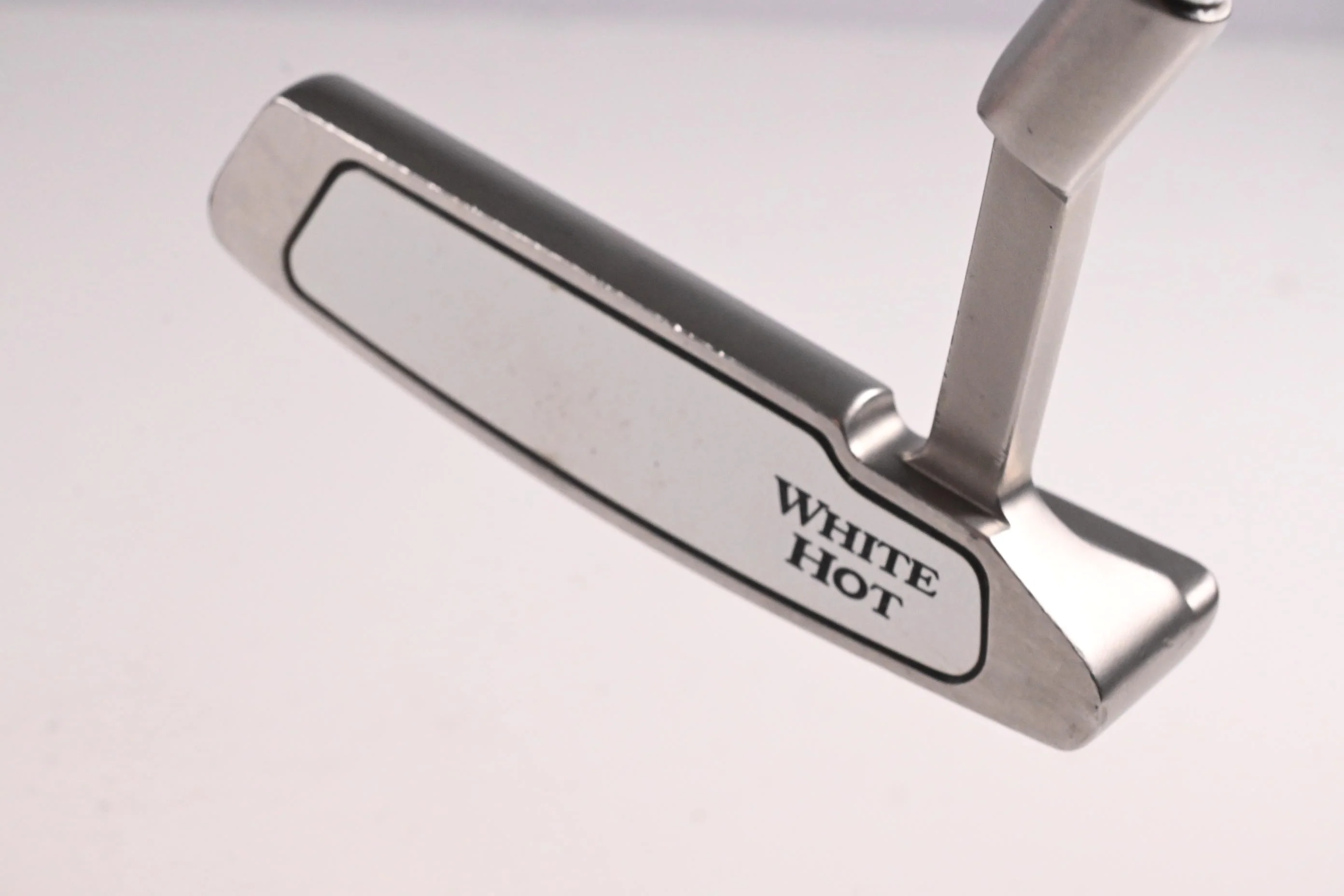 Odyssey White Hot Putter #6 / 35 Inch - Image 3