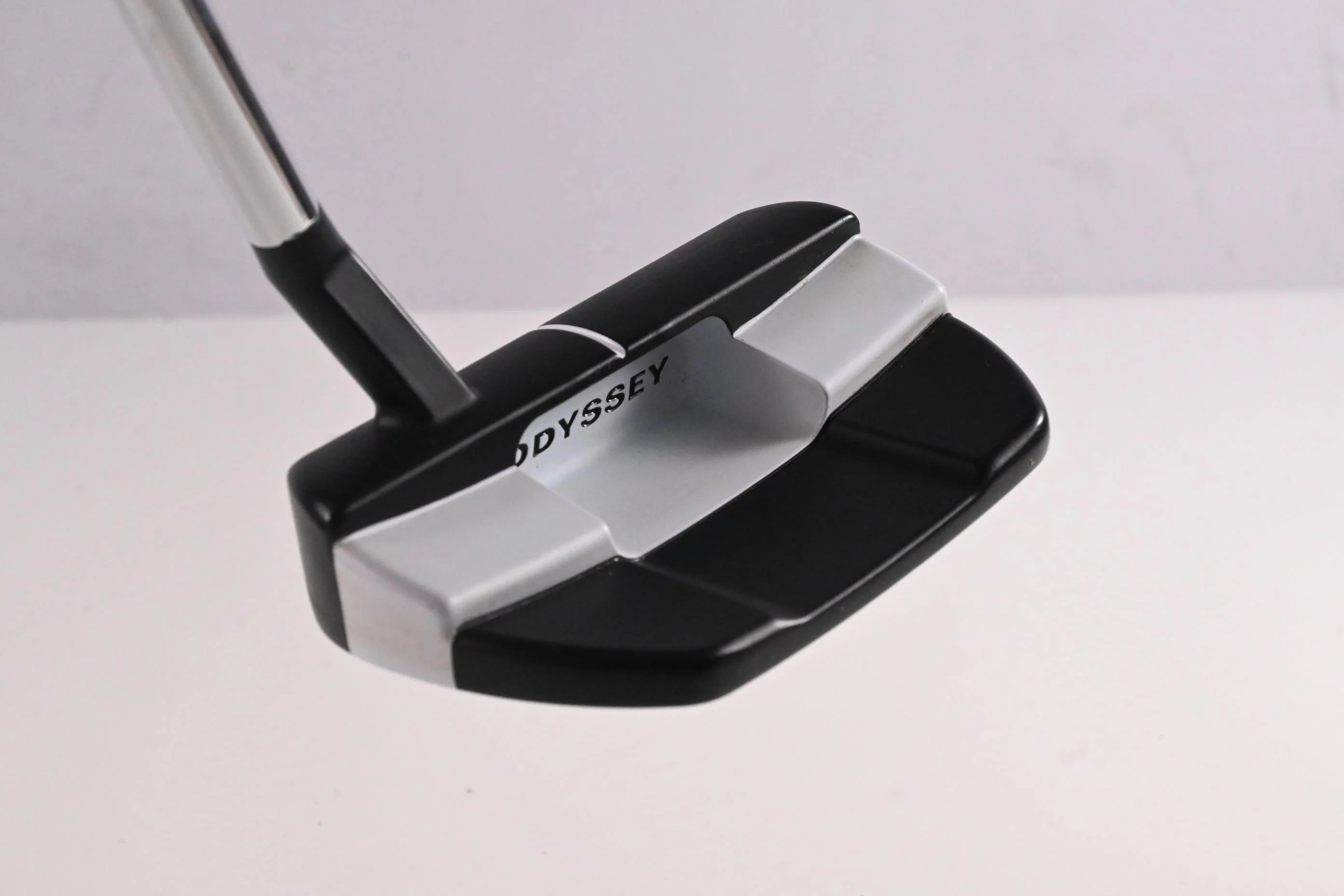 Odyssey White Hot Versa Three T Slant Putter / 35 Inch - Image 4