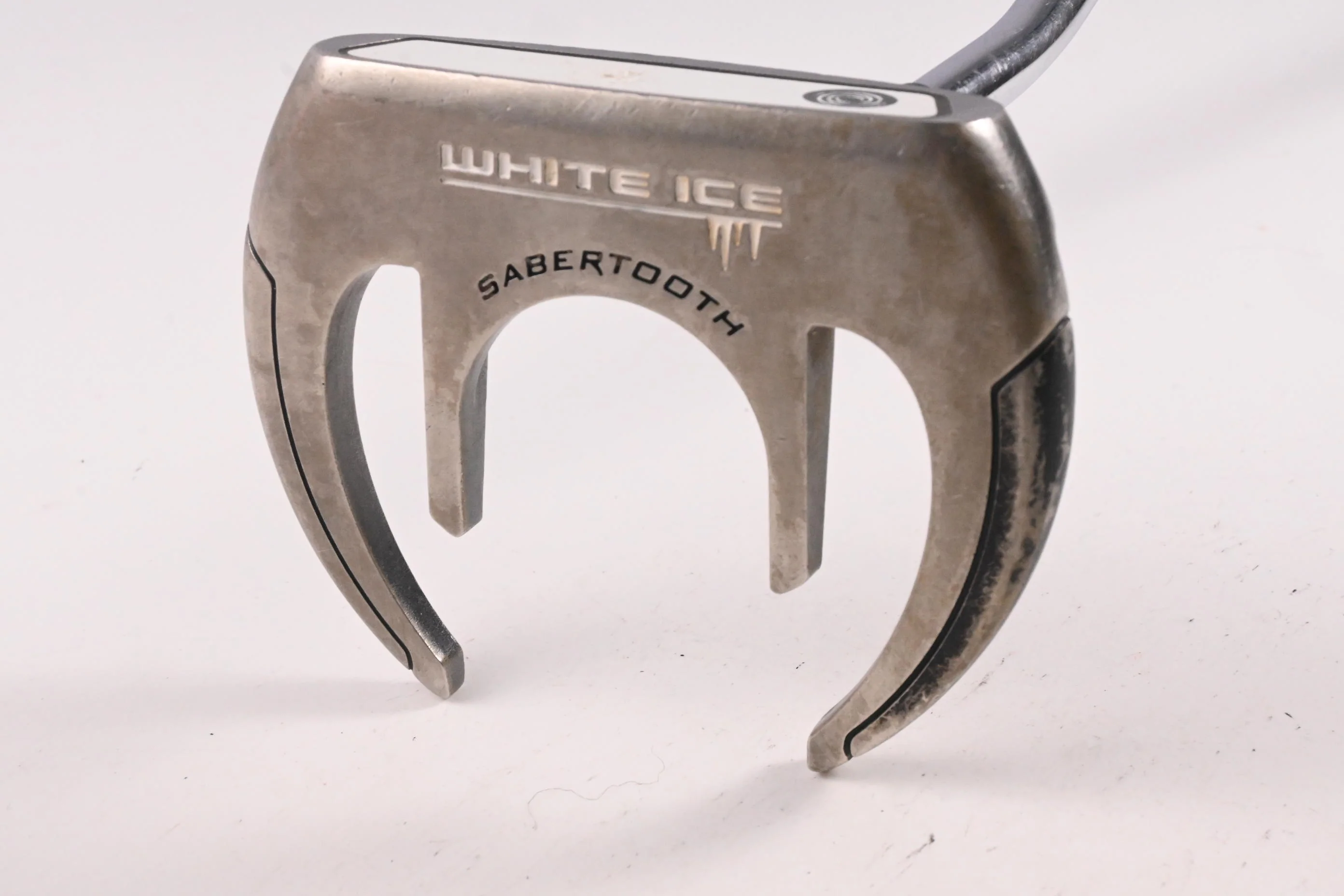 Odyssey White Ice Sabretooth Putter / 33 Inch